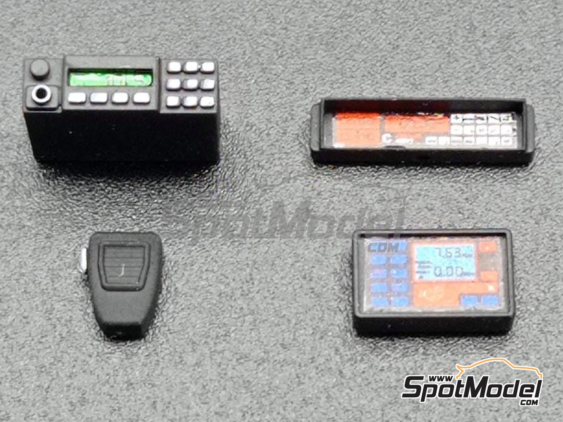 Image 5: Trip meters, radios and timers | Detail in 1/18 scale manufactured by D.A.B. Models (ref.&nbsp;DAB18-022)