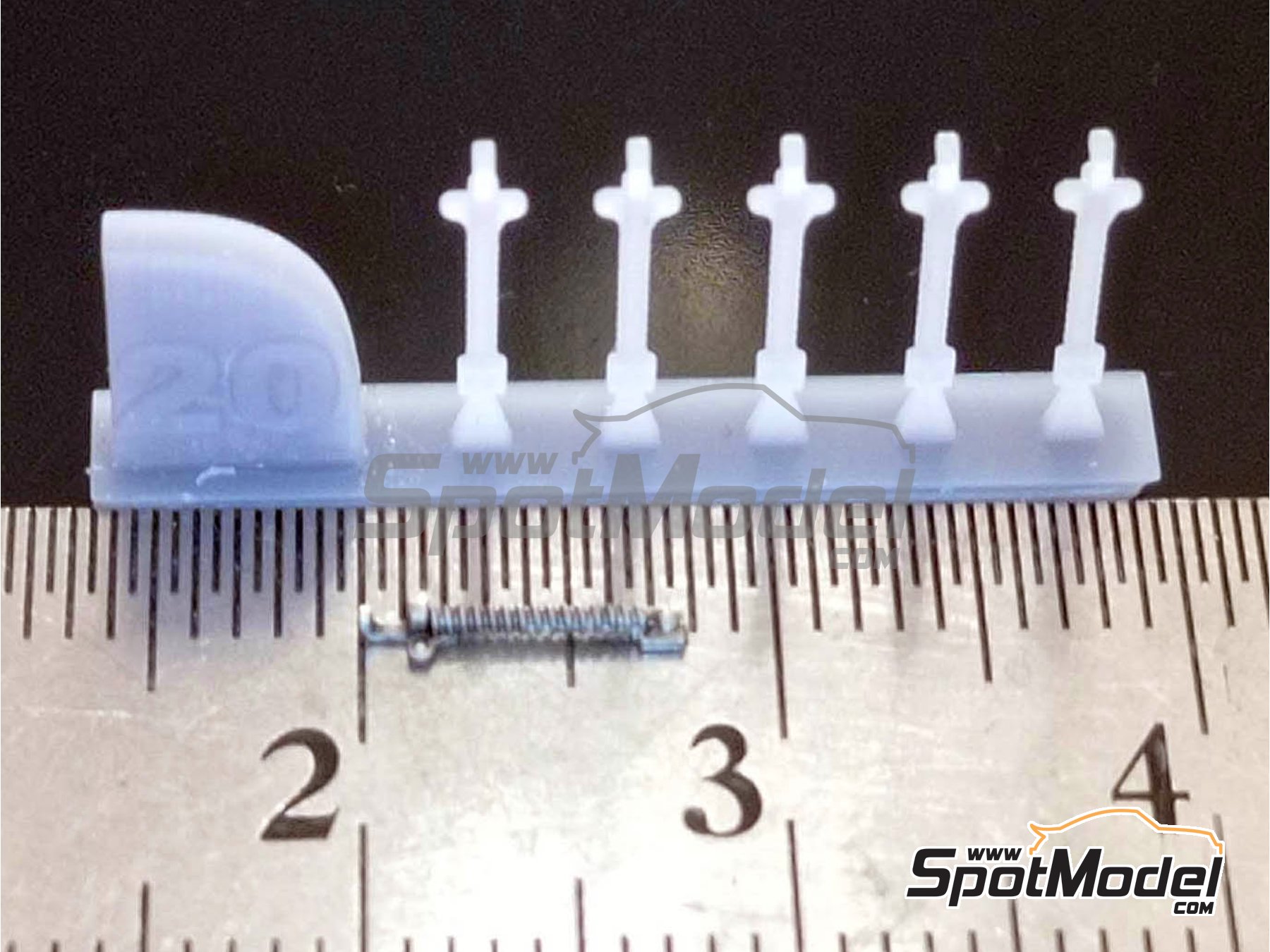 Image 1: Spring bonnet pins | Detail in 1/20 scale manufactured by D.A.B. Models (ref.&nbsp;DAB20-003)
