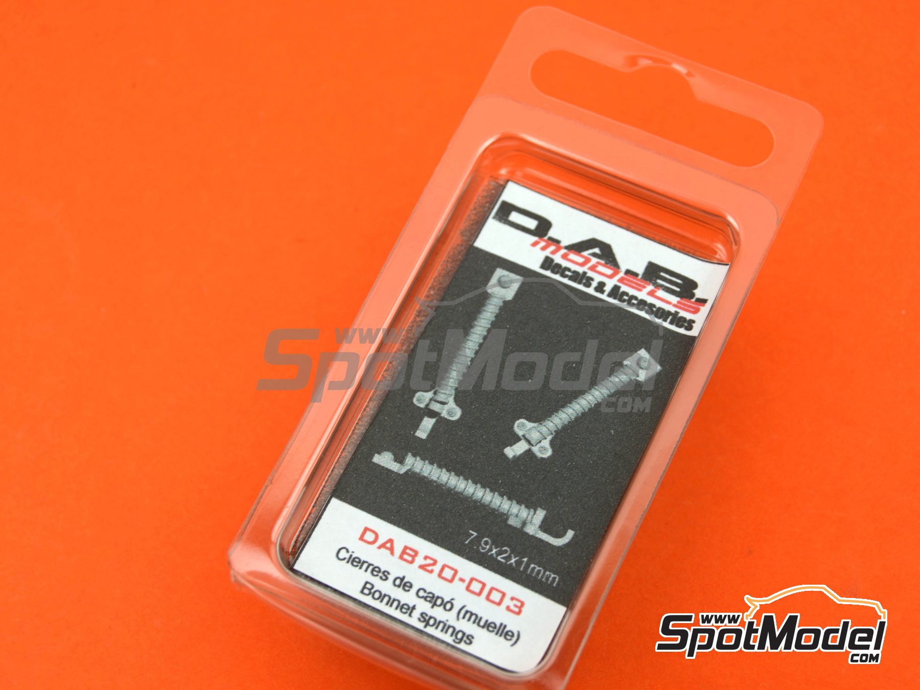 Image 4: Spring bonnet pins | Detail in 1/20 scale manufactured by D.A.B. Models (ref.&nbsp;DAB20-003)