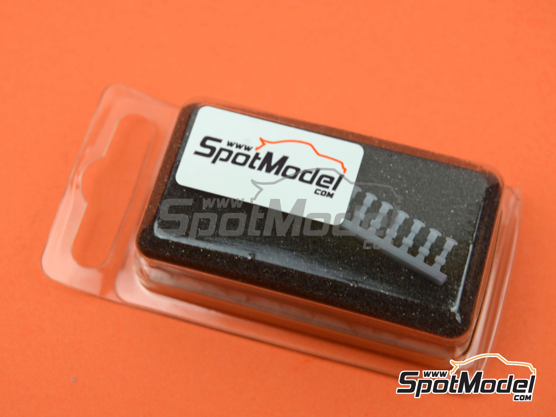 Image 5: Rubber bonnet hooks | Bonnet pins in 1/24 scale manufactured by D.A.B. Models (ref.&nbsp;DAB24-001)