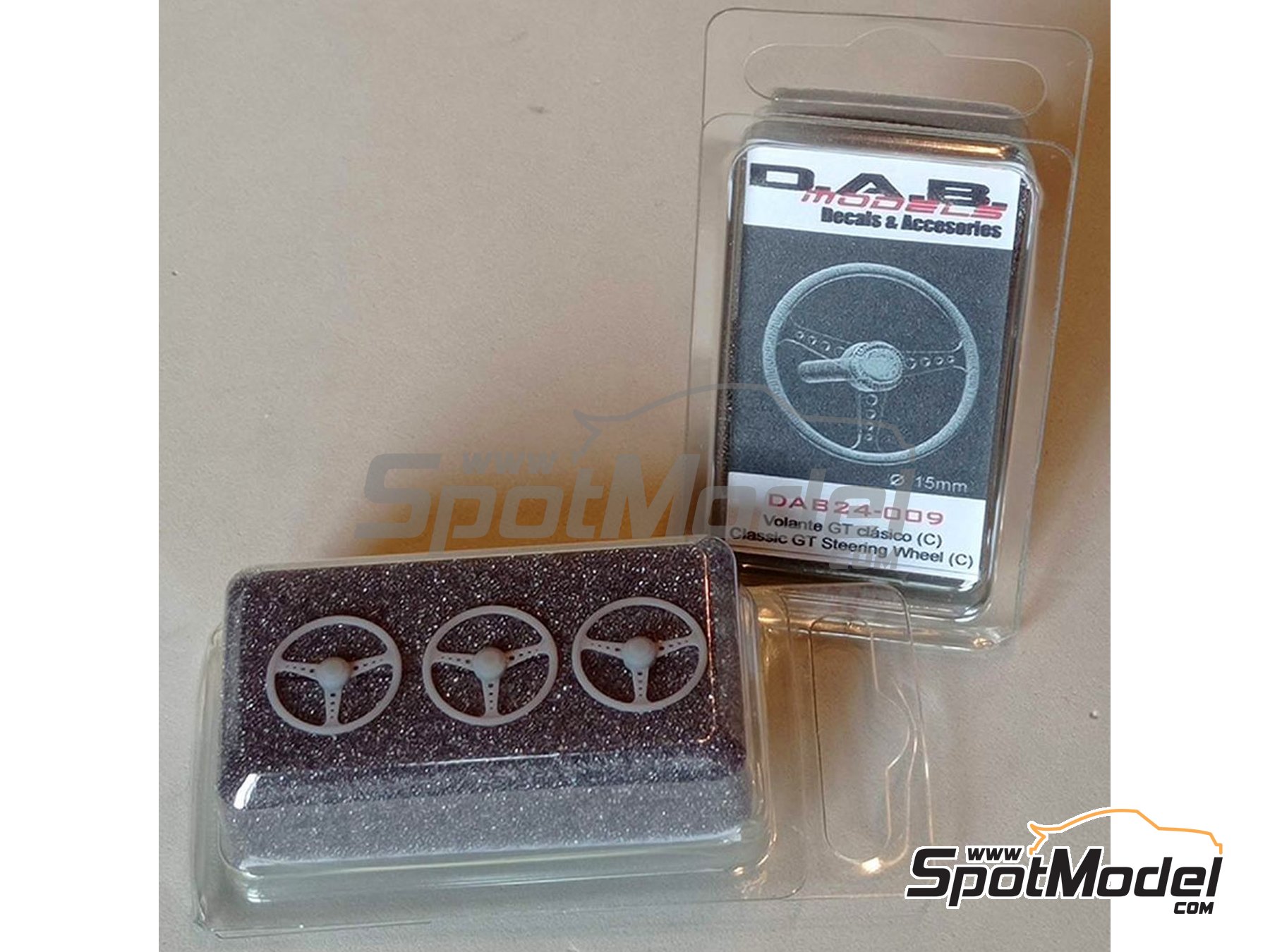 Image 2: Volante cl&aacute;sico de GT - Tipo C | Volante en escala&nbsp;1/24 fabricado por D.A.B. Models (ref.&nbsp;DAB24-009)