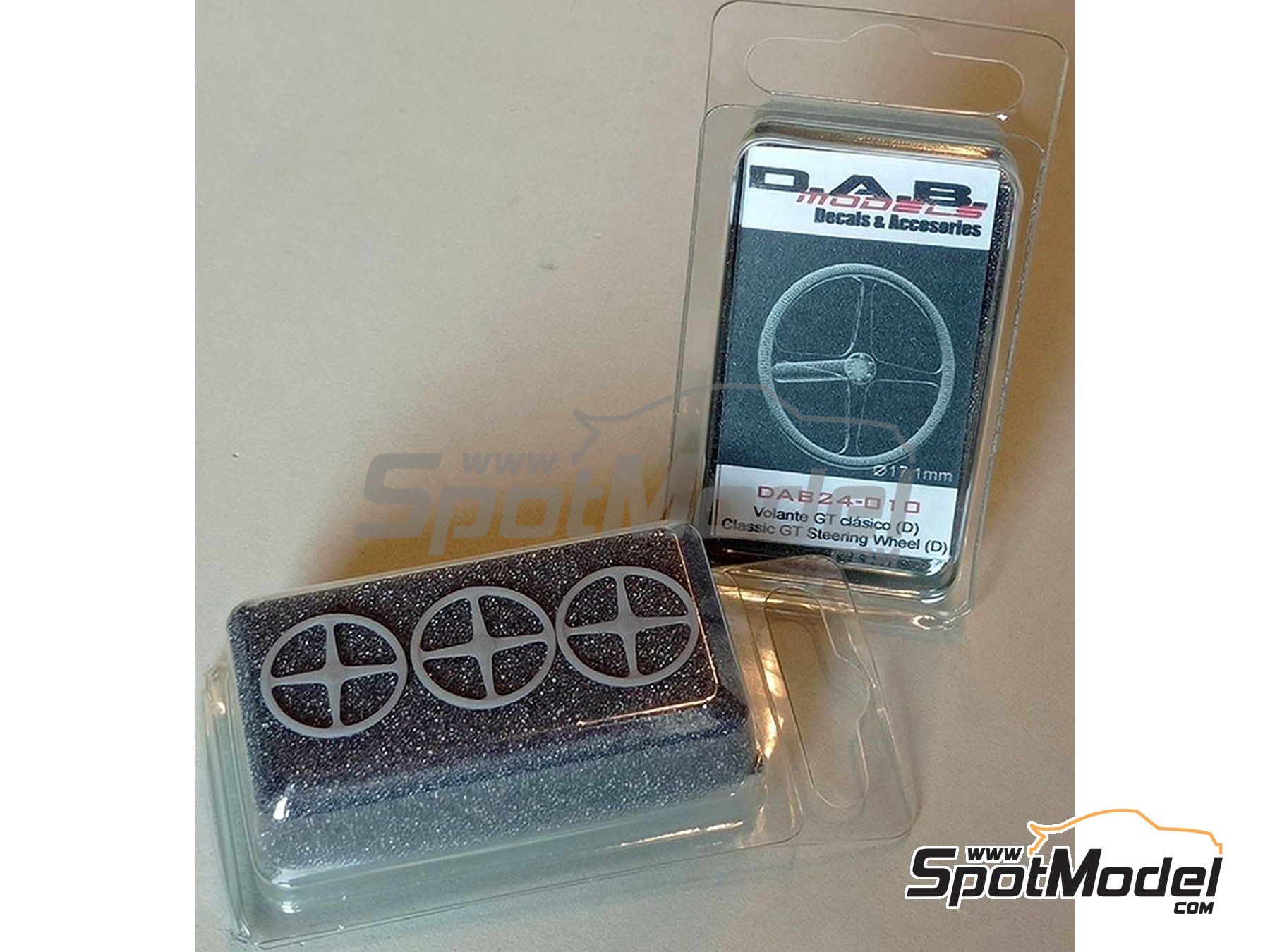 Image 2: Classic GT steering wheel - Type D | Steering wheel in 1/24 scale manufactured by D.A.B. Models (ref. DAB24-010)