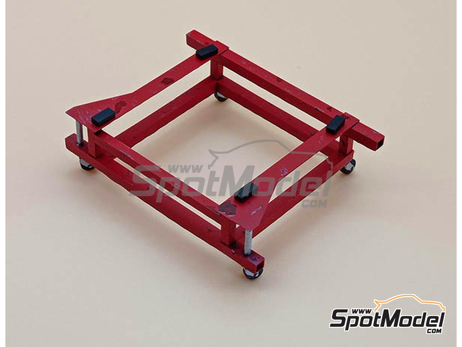 Image 4: Car stand for restoration | Detail in 1/24 scale manufactured by D.A.B. Models (ref.&nbsp;DAB24-017)