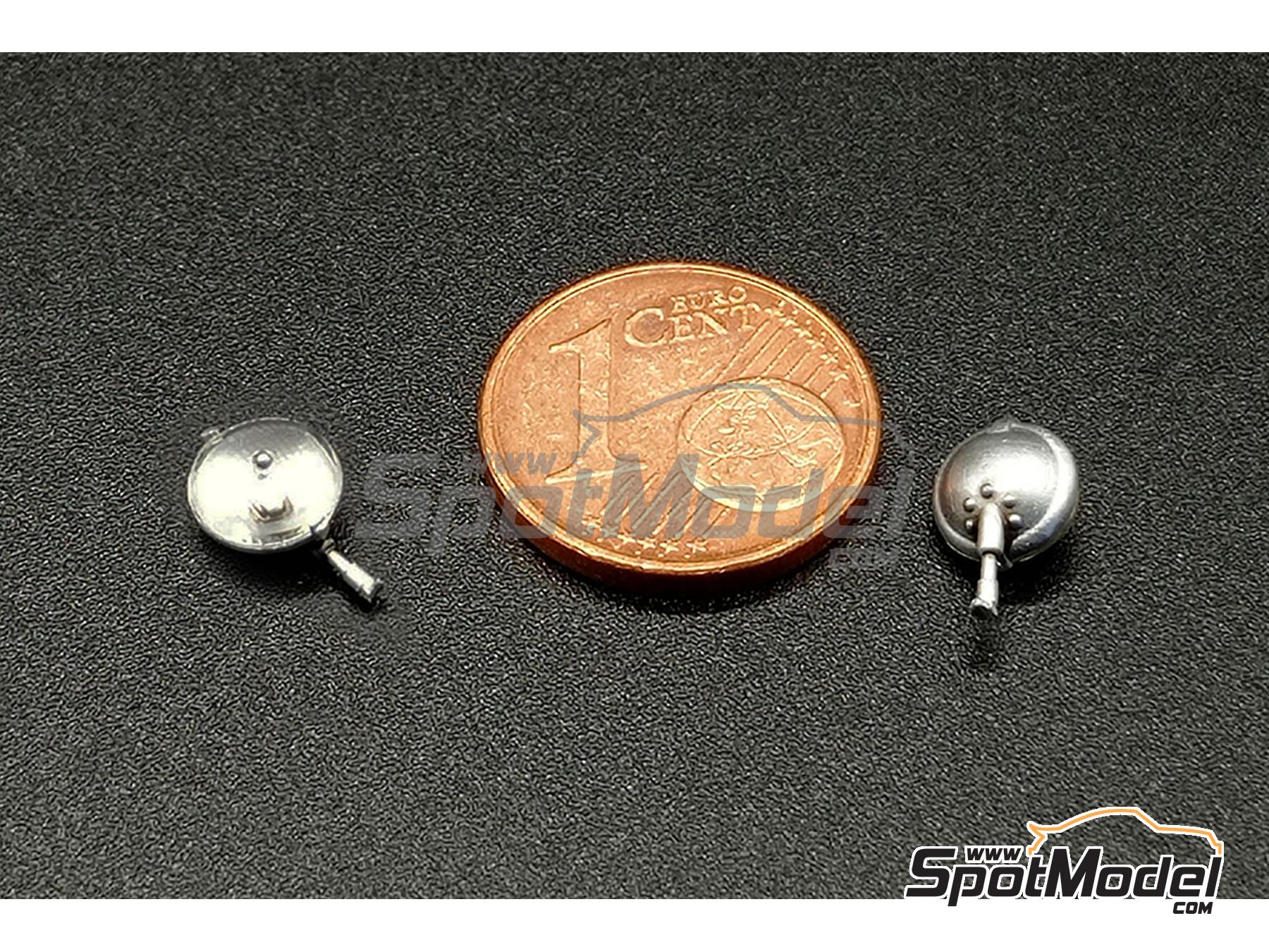 Image 4: Faros cuneteros Lucas de 5 3/4 pulgadas con anclaje inferior | Luces en escala&nbsp;1/24 fabricado por D.A.B. Models (ref.&nbsp;DAB24-027)