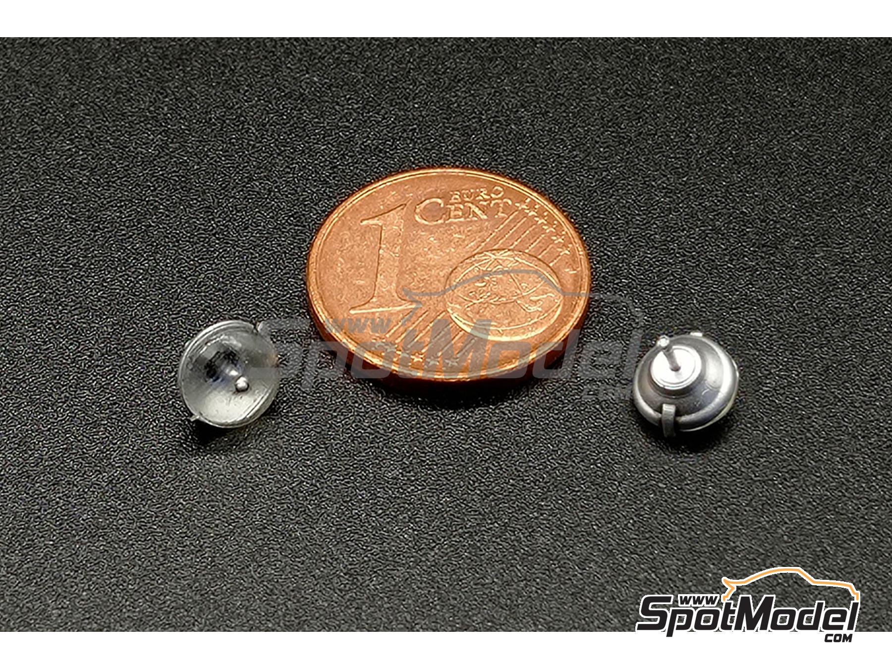 Image 4: Lucas spotlamps 5 3/4 inches with rear mount | Lights in 1/24 scale manufactured by D.A.B. Models (ref. DAB24-028)