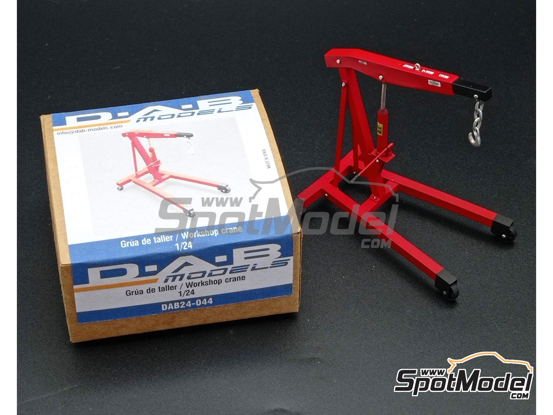 Image 1: Workshop crane | Scale model kit in 1/24 scale manufactured by D.A.B. Models (ref. DAB24-044)