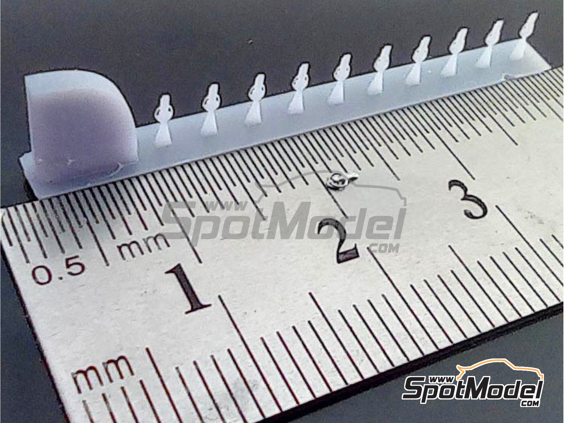 Image 2: Bonnet pins | Bonnet pins in 1/43 scale manufactured by D.A.B. Models (ref.&nbsp;DAB43-002)