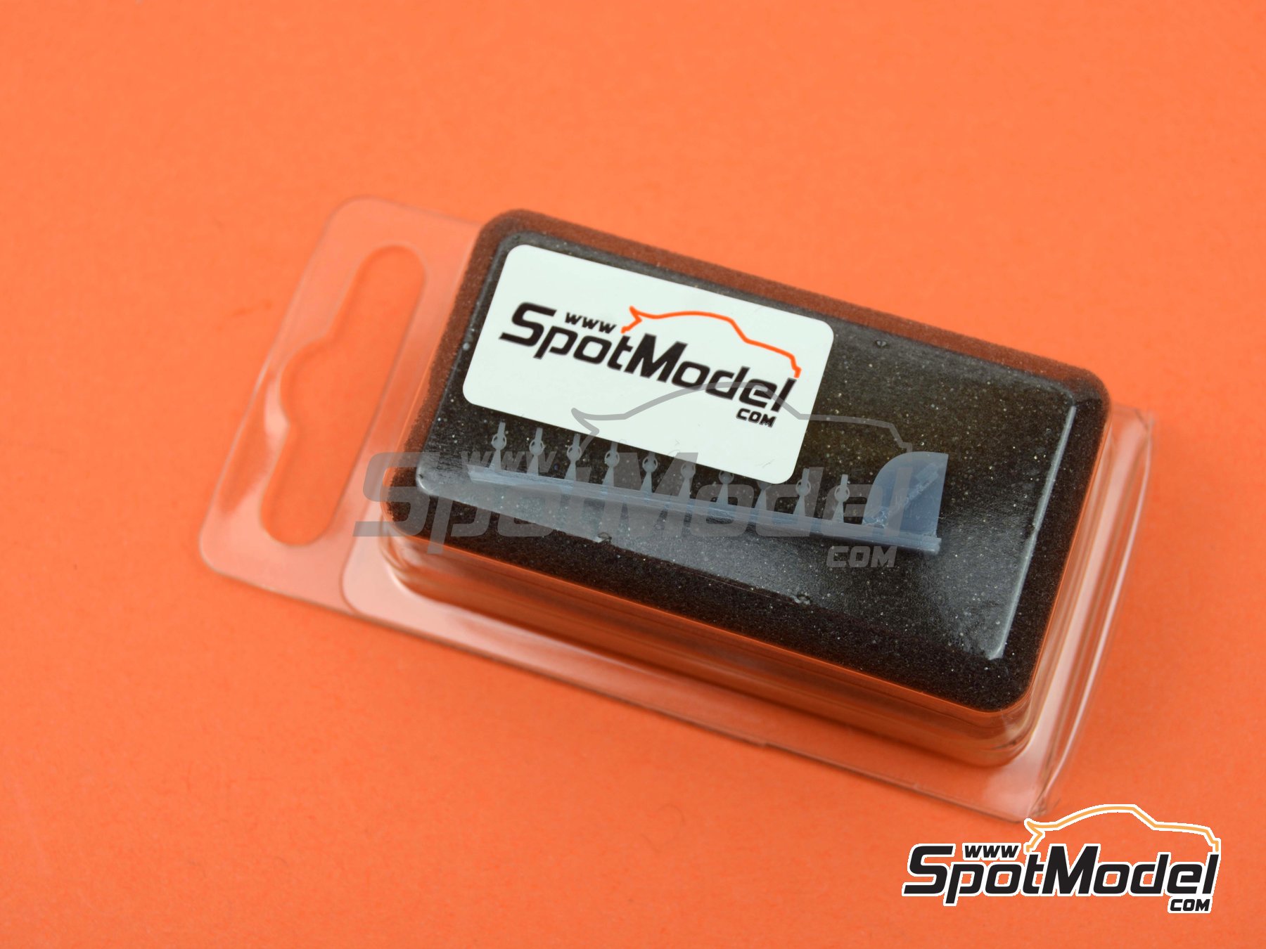 Image 5: Bonnet pins | Bonnet pins in 1/43 scale manufactured by D.A.B. Models (ref.&nbsp;DAB43-002)