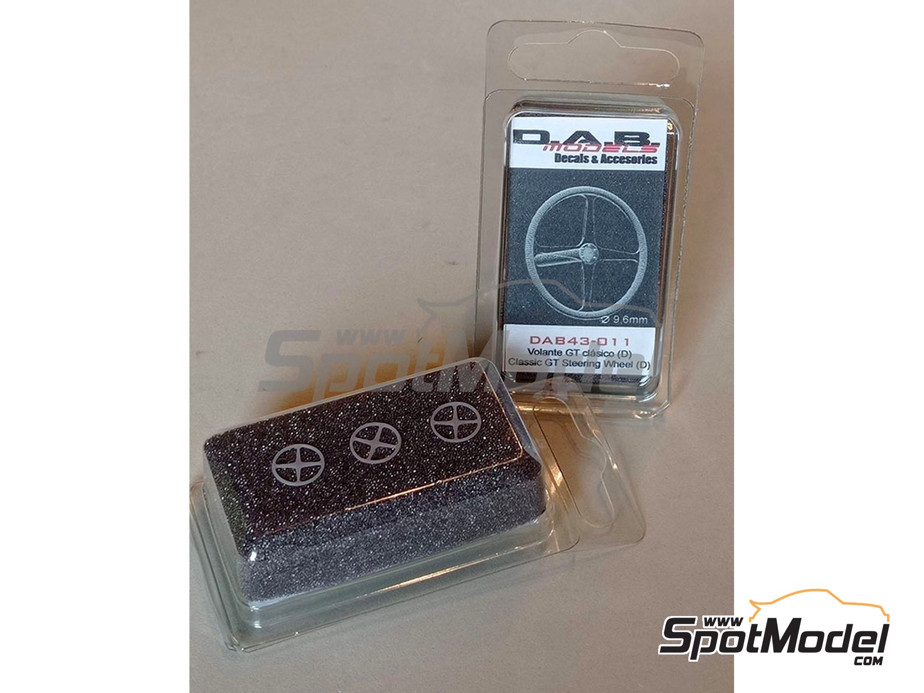 Image 2: Classic GT steering wheel - Type D | Steering wheel in 1/43 scale manufactured by D.A.B. Models (ref.&nbsp;DAB43-011)