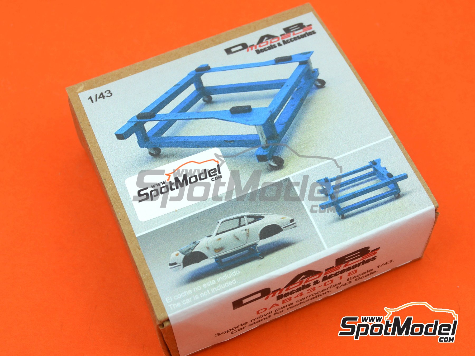 Image 9: Car stand for restoration | Detail in 1/43 scale manufactured by D.A.B. Models (ref.&nbsp;DAB43-018)
