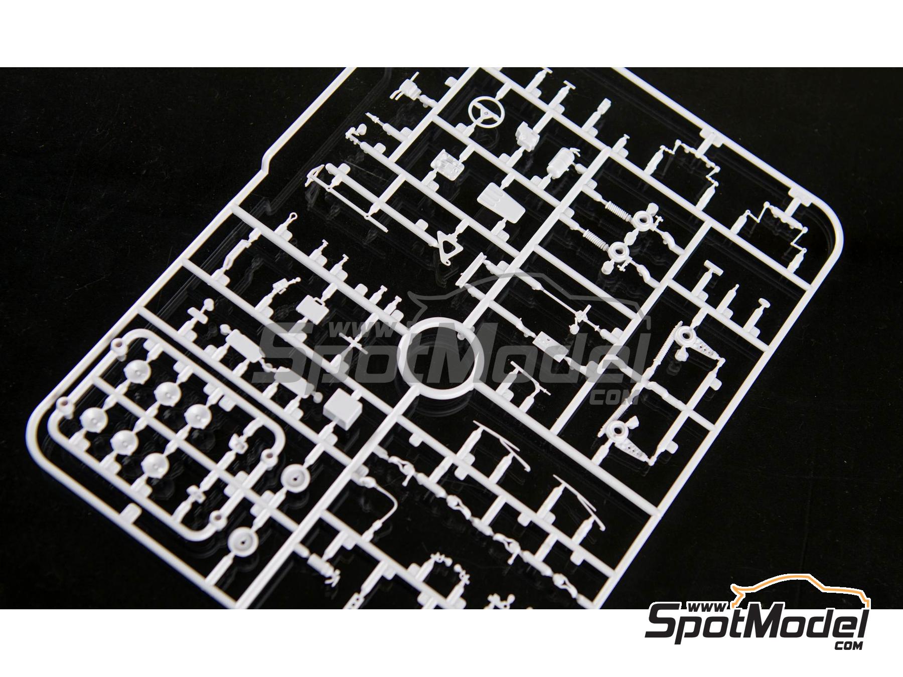 Image 10: Ford Sierra Cosworth 4&times;4 Group A Ford Team sponsored by Q8 Oils - Monte Carlo Rally - Rallye Automobile de Monte-Carlo 1991 | Car scale model kit in 1/24 scale manufactured by D.Modelkits (ref.&nbsp;DM-K001, also 5600627796819 and DMK-001)