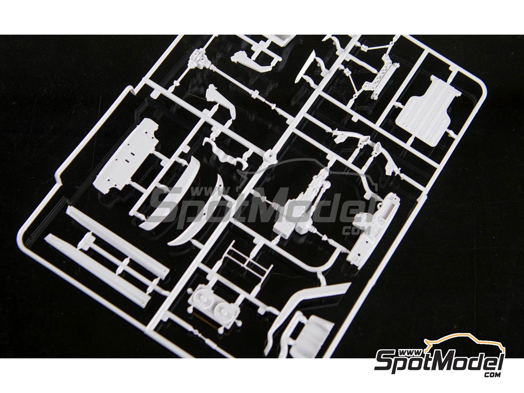 Image 11: Ford Sierra Cosworth 4&times;4 Group A Ford Team sponsored by Q8 Oils - Monte Carlo Rally - Rallye Automobile de Monte-Carlo 1991 | Car scale model kit in 1/24 scale manufactured by D.Modelkits (ref.&nbsp;DM-K001, also 5600627796819 and DMK-001)