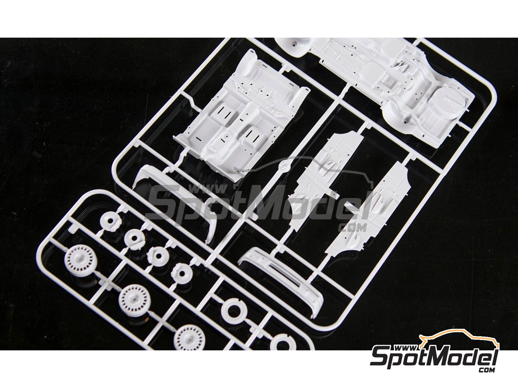 Image 12: Ford Sierra Cosworth 4&times;4 Group A Ford Team sponsored by Q8 Oils - Monte Carlo Rally - Rallye Automobile de Monte-Carlo 1991 | Car scale model kit in 1/24 scale manufactured by D.Modelkits (ref.&nbsp;DM-K001, also 5600627796819 and DMK-001)