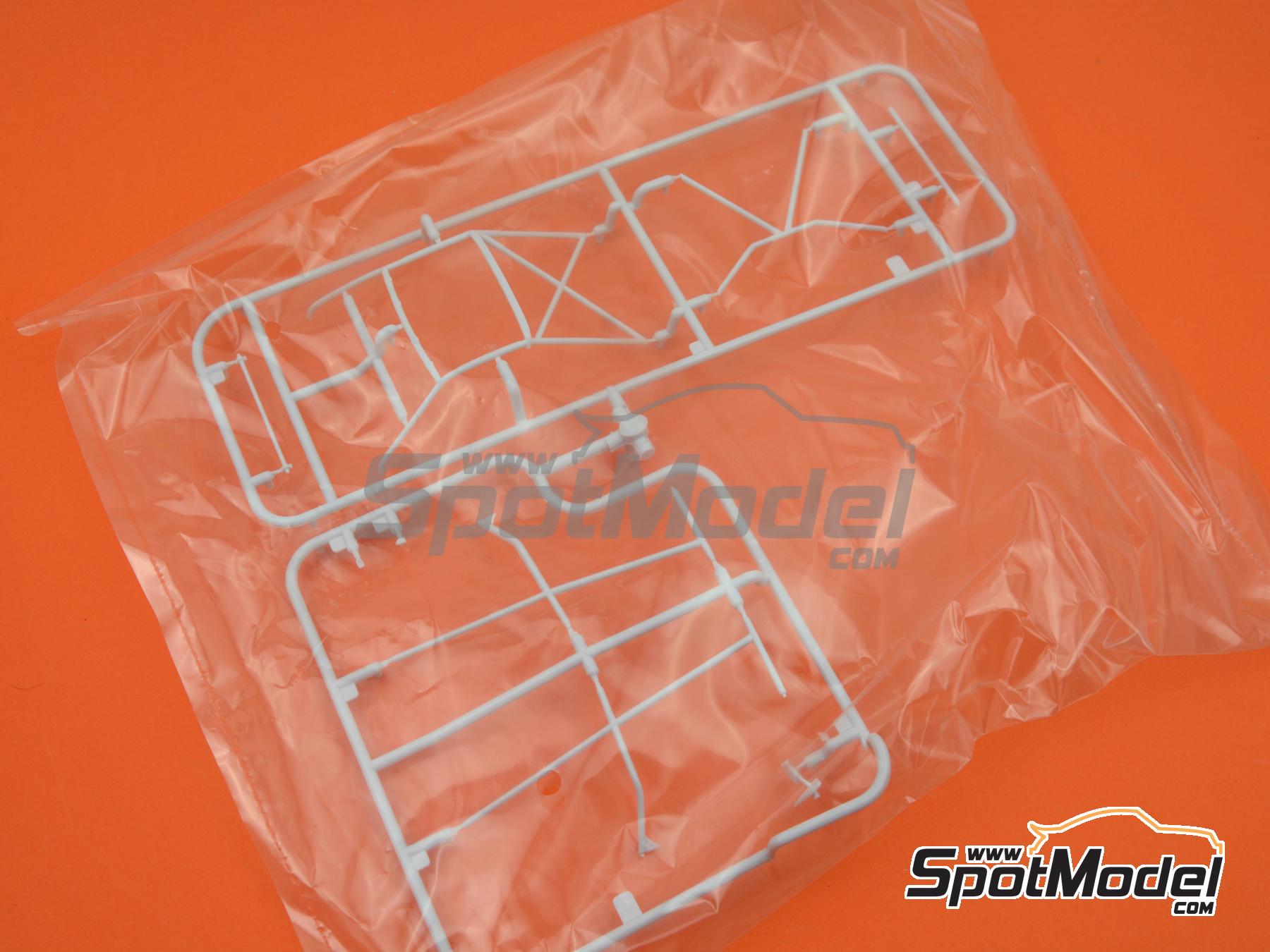 Image 24: Ford Sierra Cosworth 4&times;4 Group A Ford Team sponsored by Q8 Oils - Monte Carlo Rally - Rallye Automobile de Monte-Carlo 1991 | Car scale model kit in 1/24 scale manufactured by D.Modelkits (ref.&nbsp;DM-K001, also 5600627796819 and DMK-001)