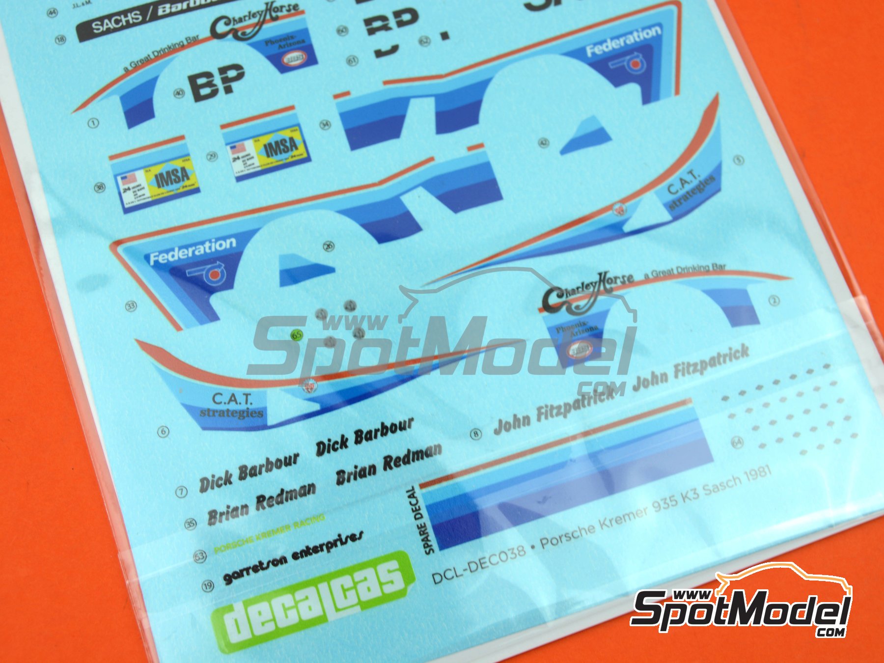 Image 10: Porsche Kremer 935 K3 patrocinado por Dick Barbour Racing - 24 Horas de Le Mans 1980 | Decoración en escala 1/24 fabricado por Decalcas (ref. DCL-DEC038)