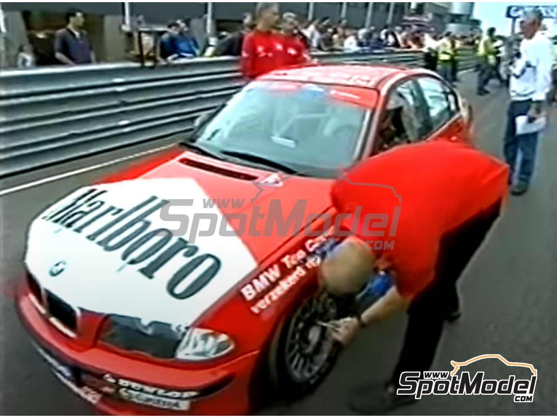 Image 2: BMW 320i E46 sponsored by Marlboro | Marking / livery in 1/24 scale manufactured by Decalcas (ref.&nbsp;DCL-DEC973)