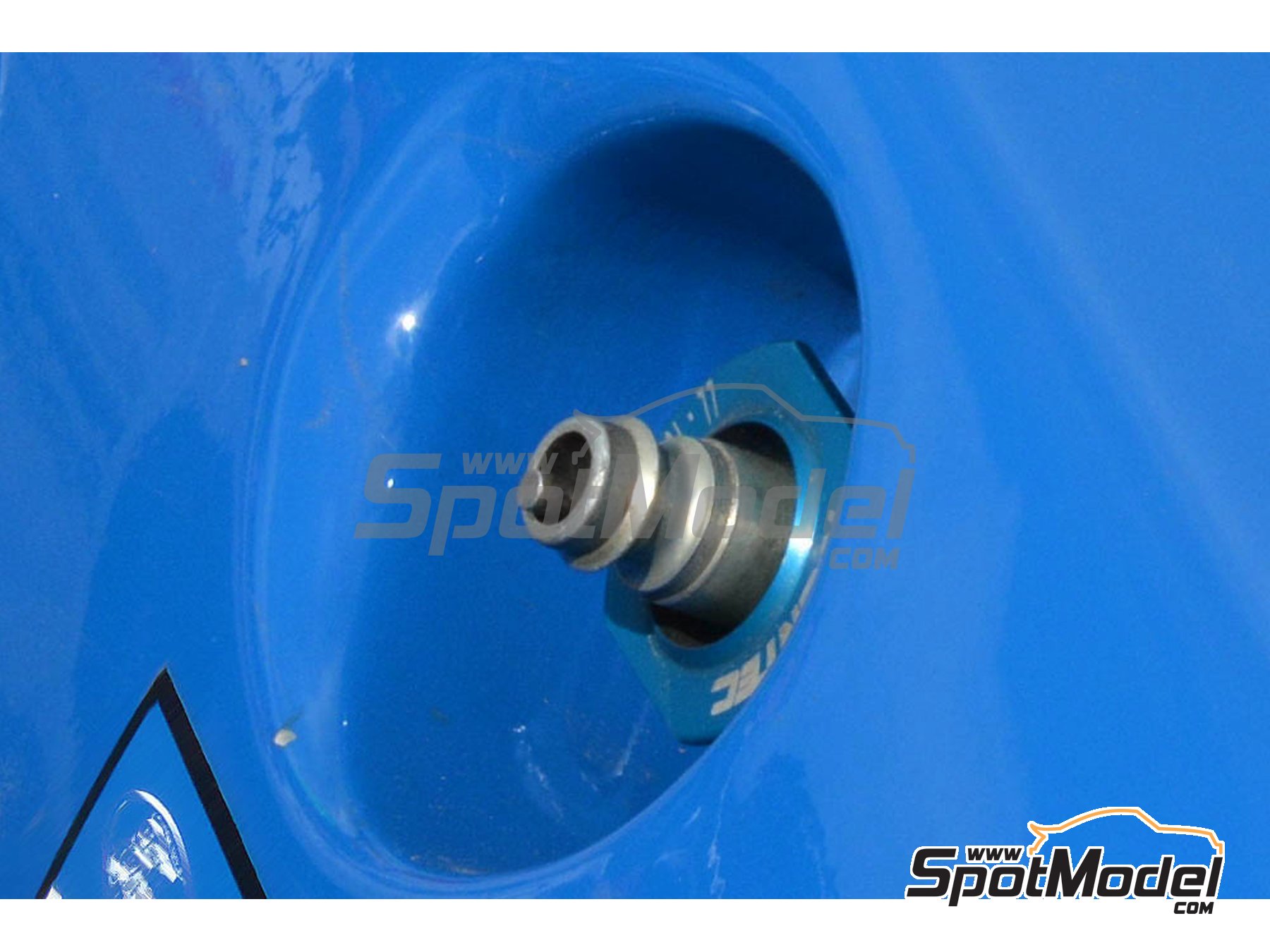 Image 4: Conector de aire comprimido | Detalle en escala&nbsp;1/24 fabricado por Decalcas (ref.&nbsp;DCL-PAR011)