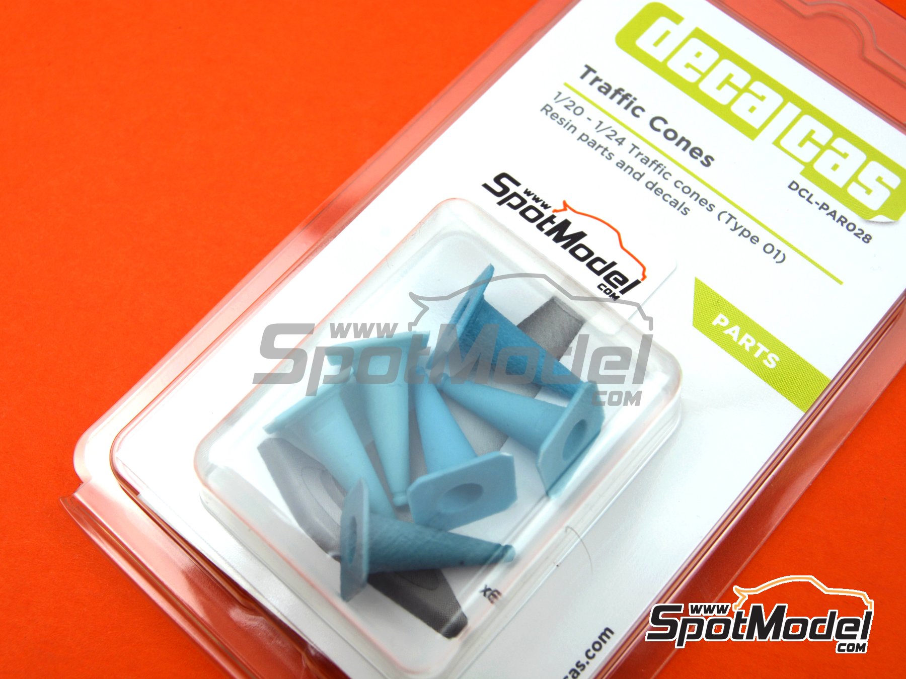 Image 5: Traffic cones | Detail in 1/24 scale manufactured by Decalcas (ref.&nbsp;DCL-PAR028)