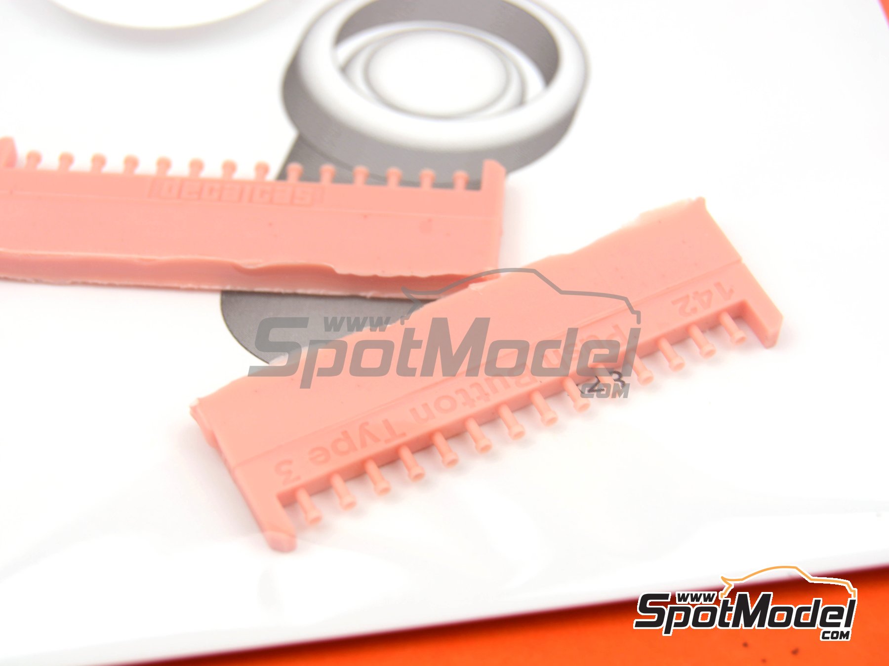 Image 11: Push button type 03 | Detail in 1/24 scale manufactured by Decalcas (ref.&nbsp;DCL-PAR044)