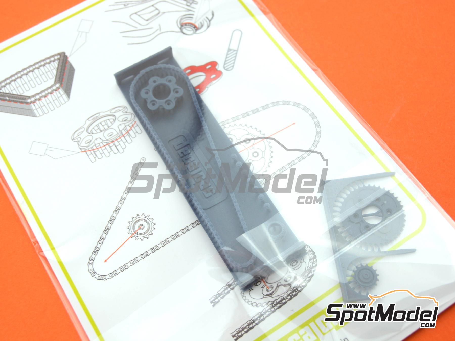 Image 13: Ducati Superleggera V4 | Chain set in 1/12 scale manufactured by Decalcas (ref.&nbsp;DCL-PAR083)