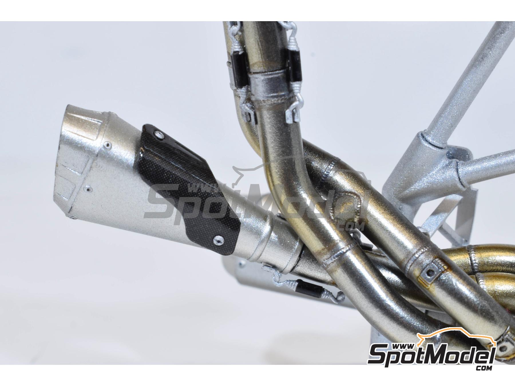 Image 13: Ducati Superleggera V4 | Exhaust in 1/12 scale manufactured by Decalcas (ref. DCL-PAR085)