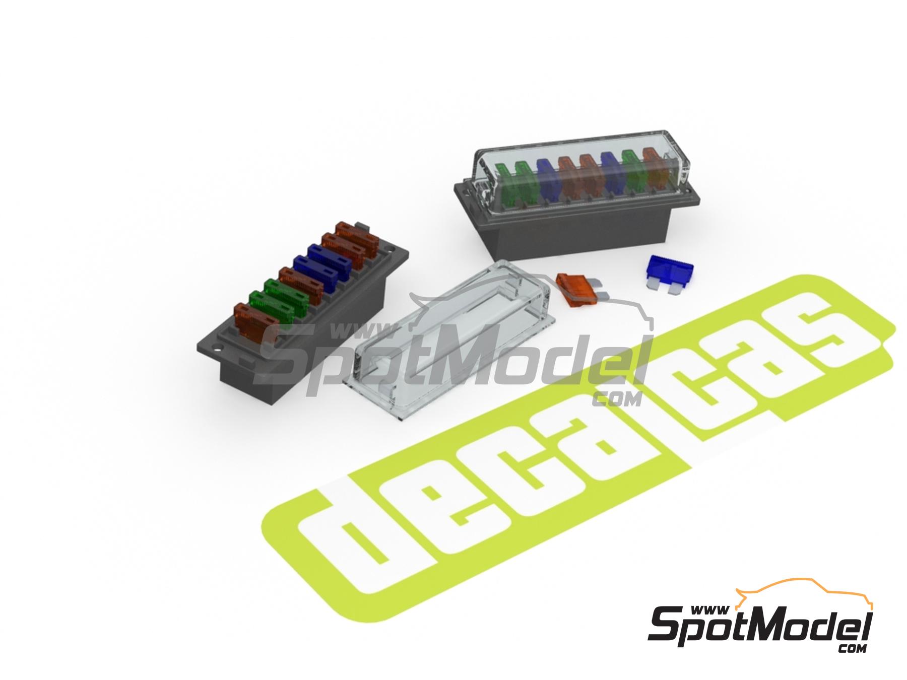 Image 1: Blade fuse box 8 ways with fuses | Detail in 1/12 scale manufactured by Decalcas (ref.&nbsp;DCL-PAR116)