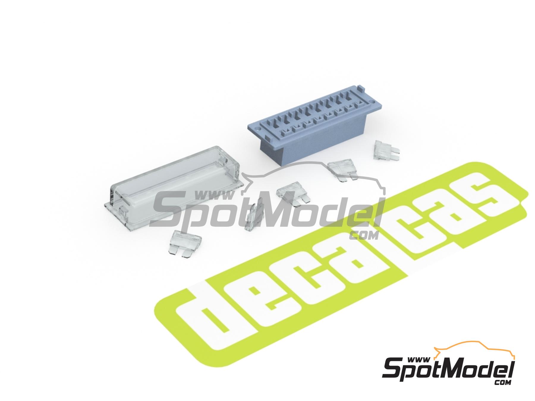 Image 4: Blade fuse box 8 ways with fuses | Detail in 1/12 scale manufactured by Decalcas (ref.&nbsp;DCL-PAR116)