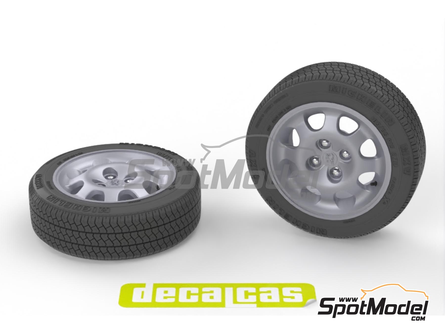 Image 2: Speedline de 15 pulgadas con neum&aacute;ticos Michelin MXV para Peugeot 205 GTI | Set de llantas y neum&aacute;ticos en escala&nbsp;1/24 fabricado por Decalcas (ref.&nbsp;DCL-PAR180)