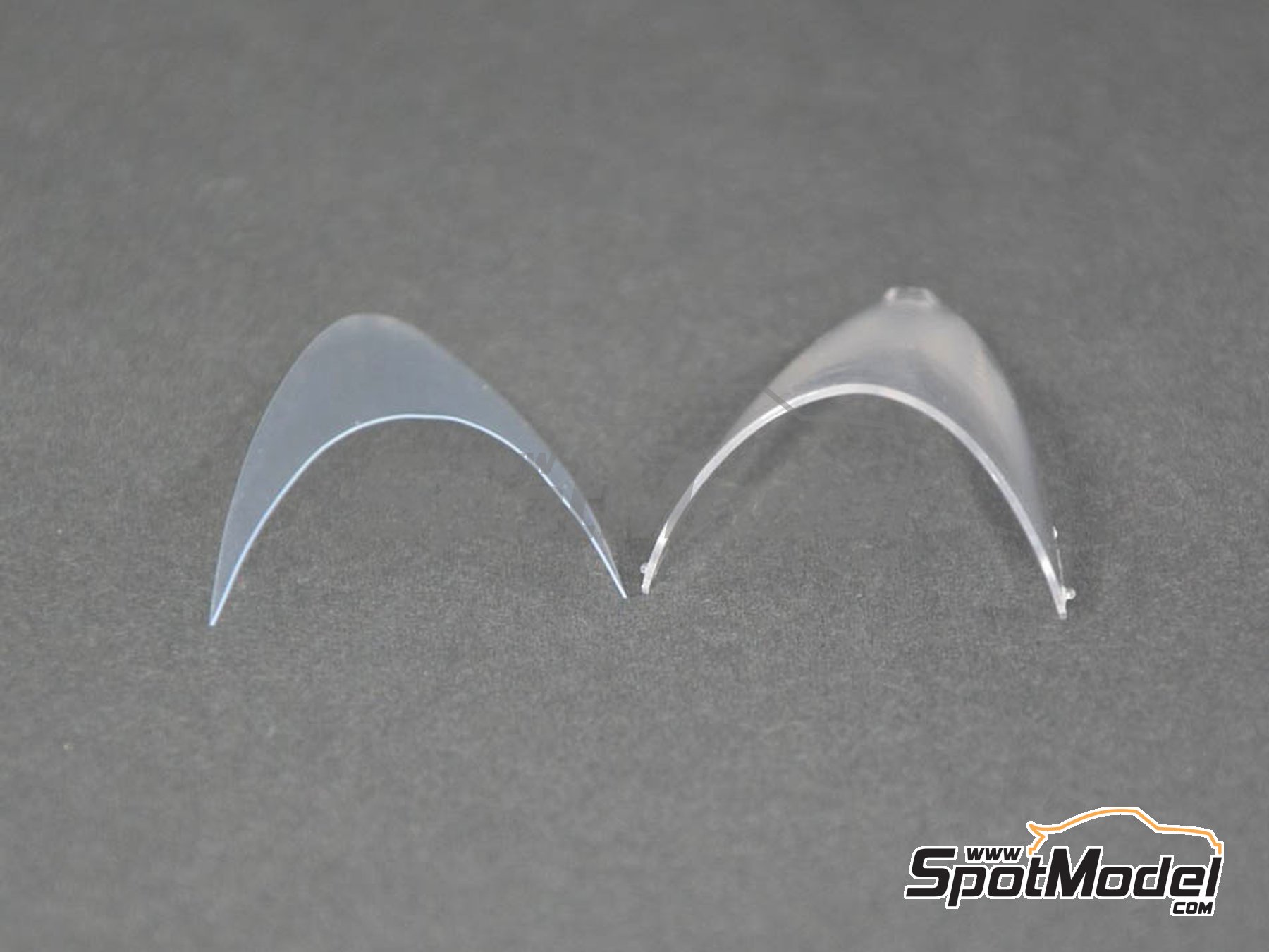 Image 5: Ducati Desmosedici GP4 - Campeonato del Mundo de Motociclismo 2003 | Vacuformado en escala 1/12 fabricado por Decalcas (ref. DCL-VAC006)