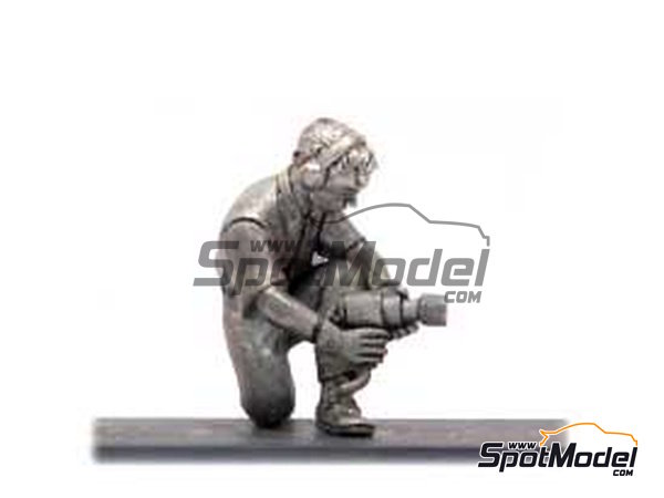 Image 1: Mechanic | Figure in 1/43 scale manufactured by Denizen (ref. RD041)