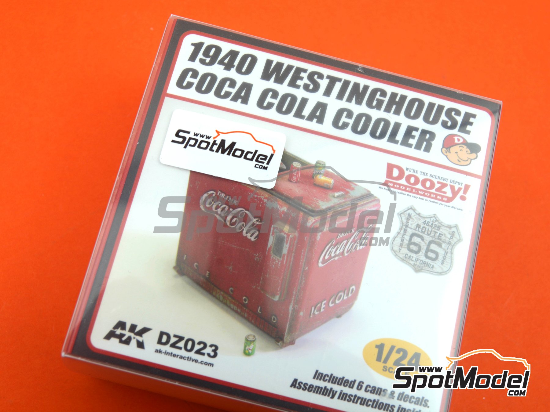Image 2: Nevera Westinghouse patrocinado por Coca Cola -  1940 | Maqueta en escala 1/24 fabricado por Doozy Modelworks (ref. DZ023, tambien 8435568306165)
