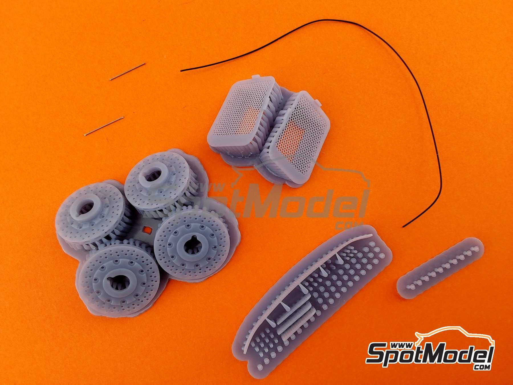 Image 4: Porsche 911 992 GT3 RS | Set de mejora y detallado en escala&nbsp;1/24 fabricado por Falcon Scale Models (ref.&nbsp;FSM-13-C, tambien FSMC013)