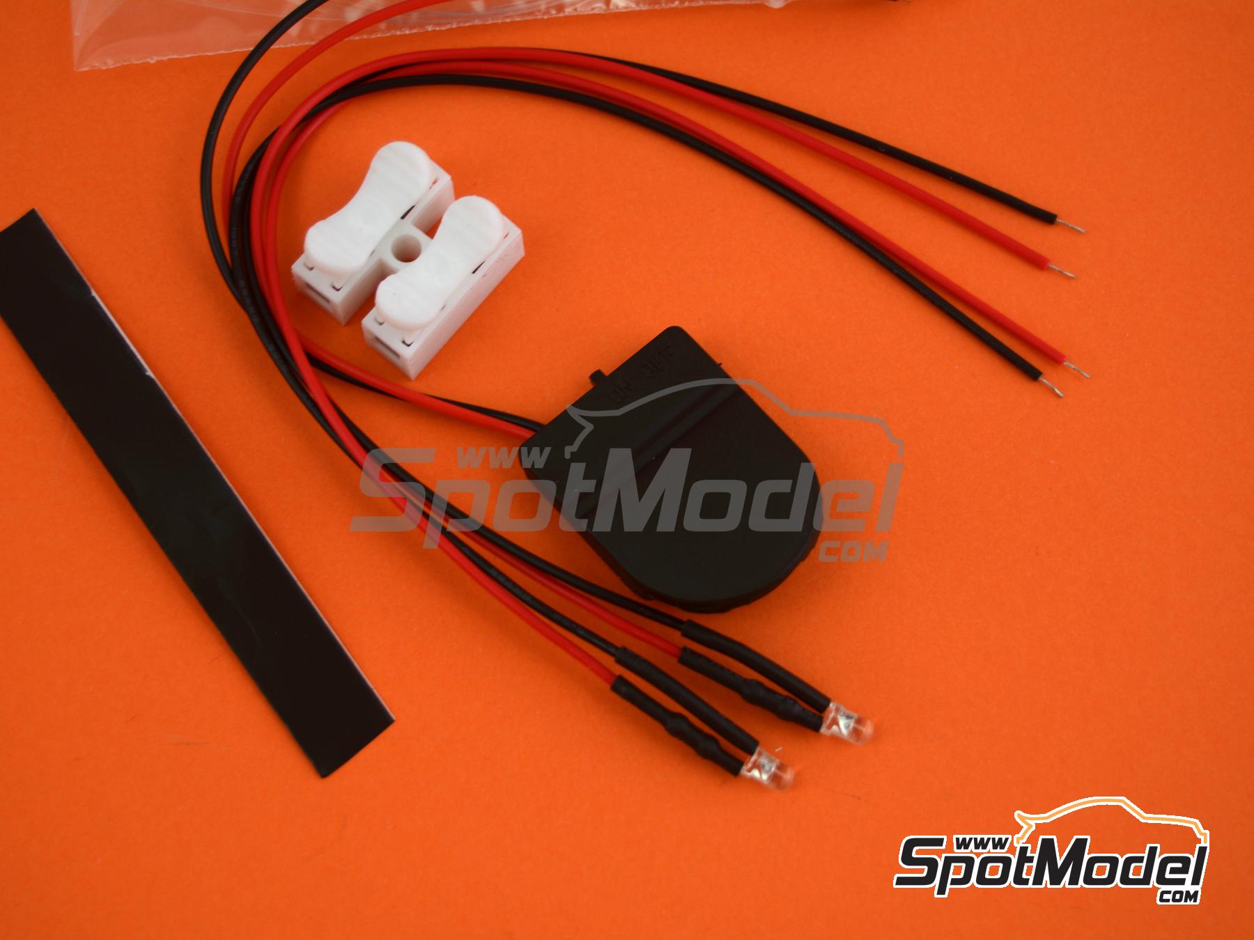 Image 6: Porsche 911 992 GT3 RS | Luces en escala&nbsp;1/24 fabricado por Falcon Scale Models (ref.&nbsp;FSM-14-C, tambien FSMC014)