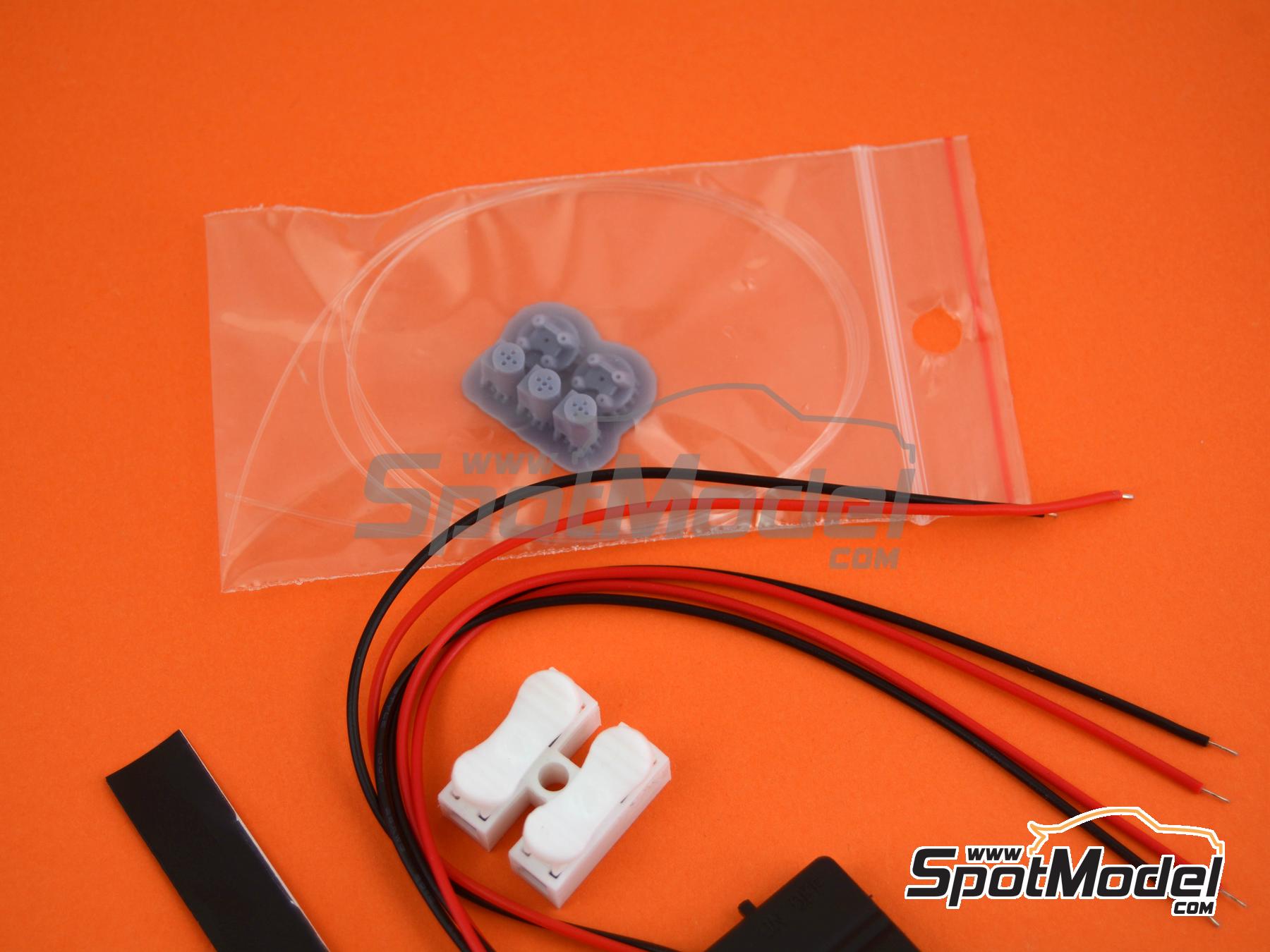 Image 7: Porsche 911 992 GT3 RS | Luces en escala&nbsp;1/24 fabricado por Falcon Scale Models (ref.&nbsp;FSM-14-C, tambien FSMC014)