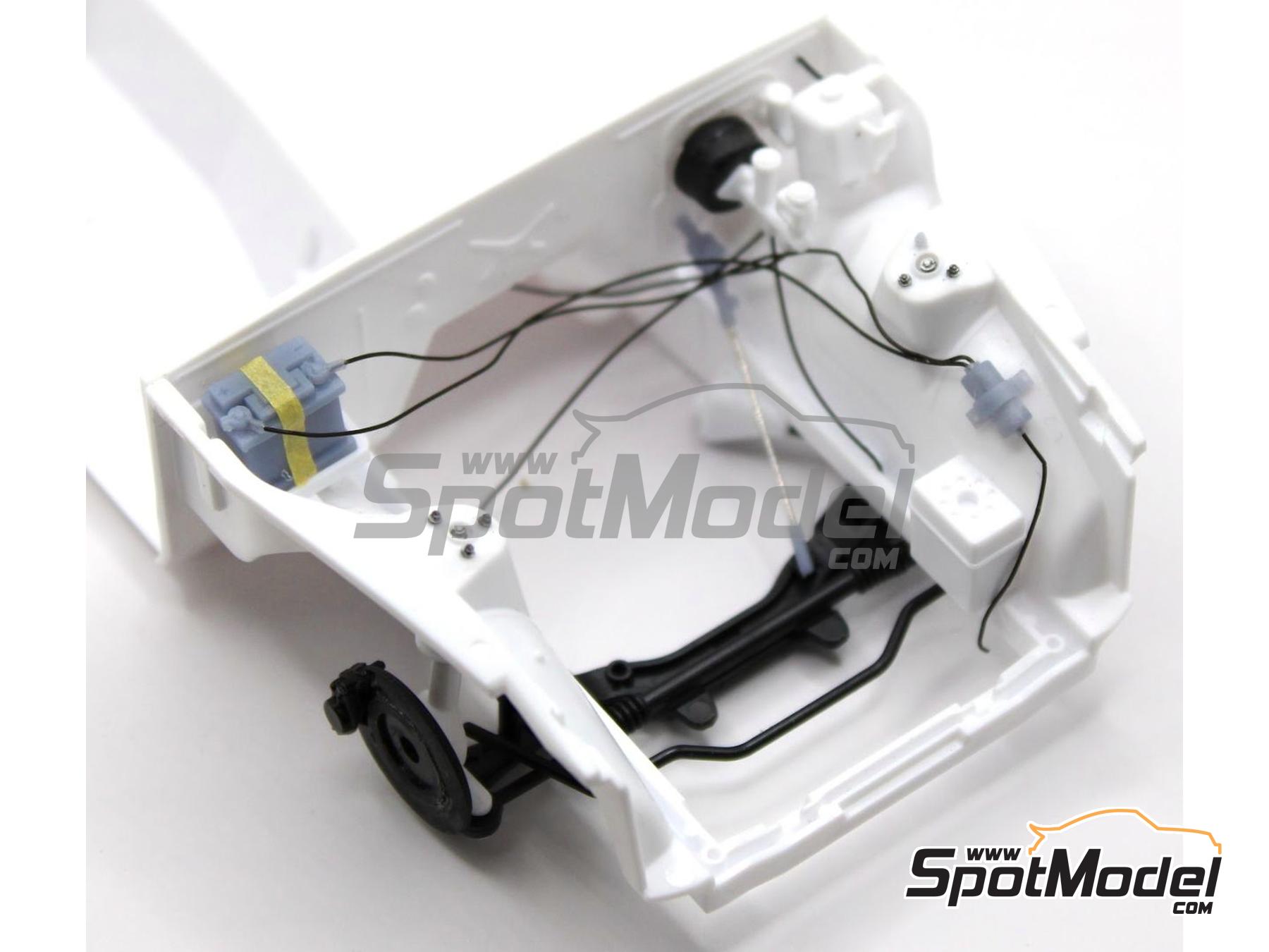 Image 6: Nissan Fairlady 240Z Street Custom | Detail up set in 1/24 scale manufactured by Falcon Scale Models (ref.&nbsp;FSM-15-C, also FSMC015)