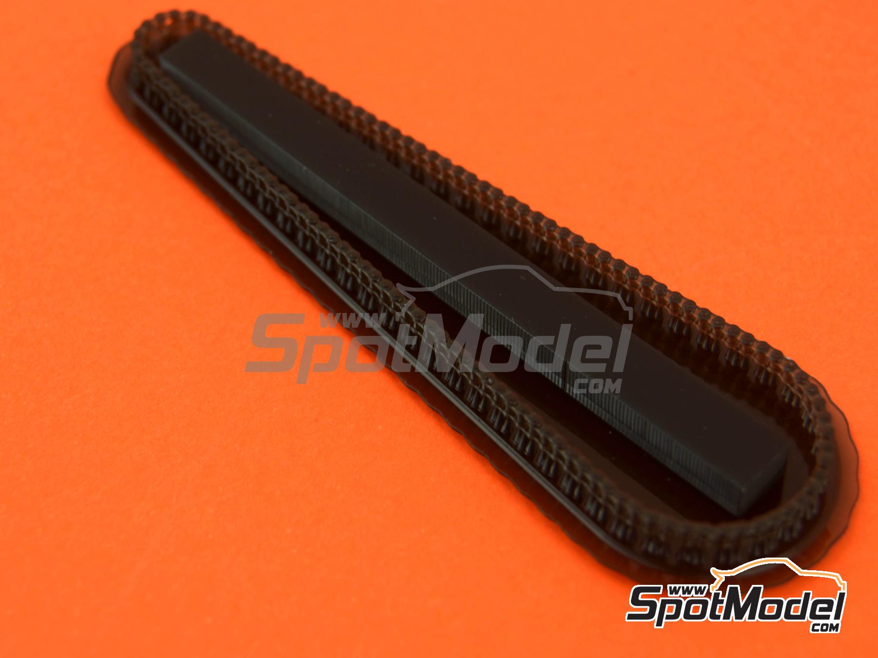 Image 4: Ducati Superleggera V4 | Cadena en escala&nbsp;1/12 fabricado por Falcon Scale Models (ref.&nbsp;FSM-P002)