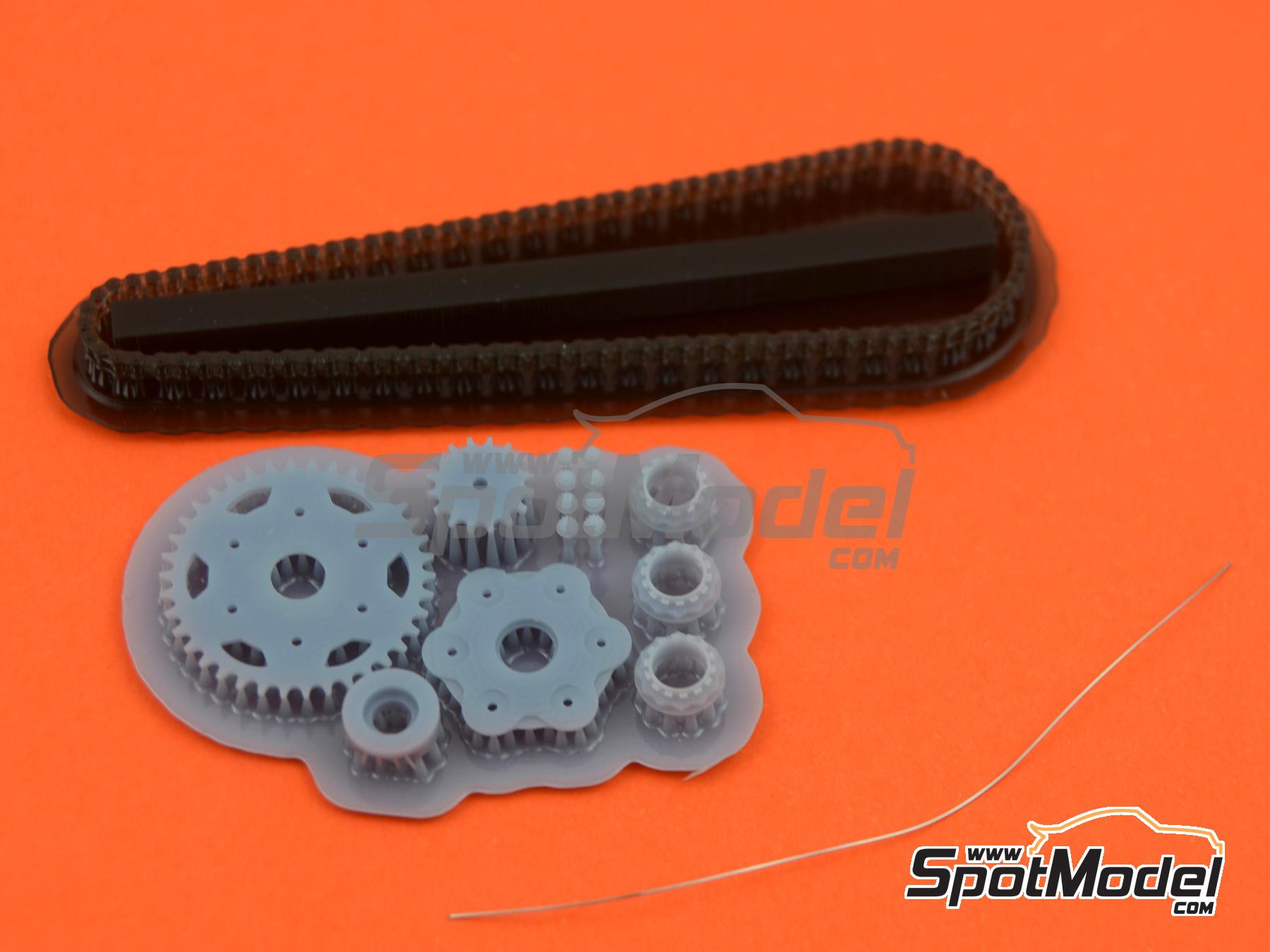 Image 7: Ducati 1199 Panigale S | Cadena en escala&nbsp;1/12 fabricado por Falcon Scale Models (ref.&nbsp;FSM-P003)