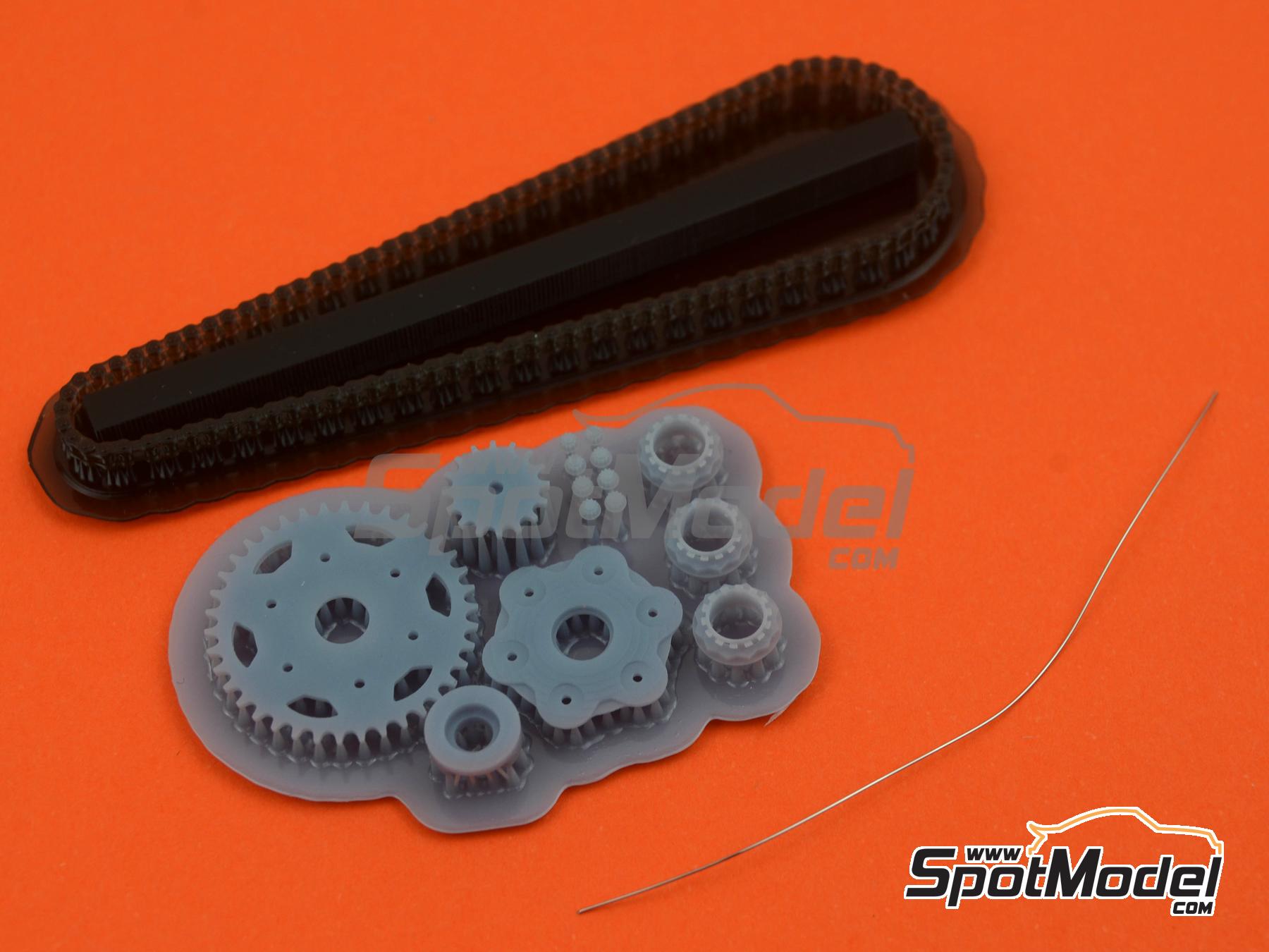 Image 8: Ducati 1199 Panigale S | Cadena en escala&nbsp;1/12 fabricado por Falcon Scale Models (ref.&nbsp;FSM-P003)