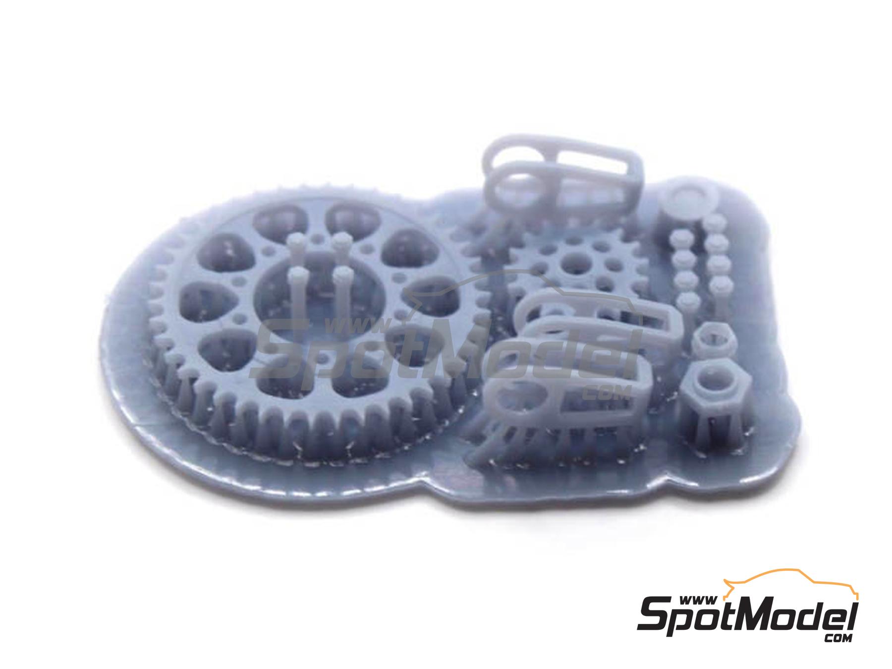 Image 2: Suzuki GSX RR 2020 | Chain set in 1/12 scale manufactured by Falcon Scale Models (ref. FSM-P004)