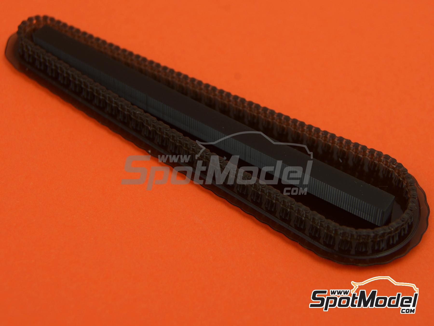 Image 3: Suzuki GSX RR 2020 | Chain set in 1/12 scale manufactured by Falcon Scale Models (ref. FSM-P004)