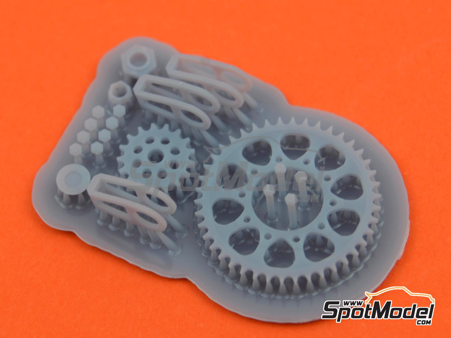 Image 4: Suzuki GSX RR 2020 | Chain set in 1/12 scale manufactured by Falcon Scale Models (ref. FSM-P004)