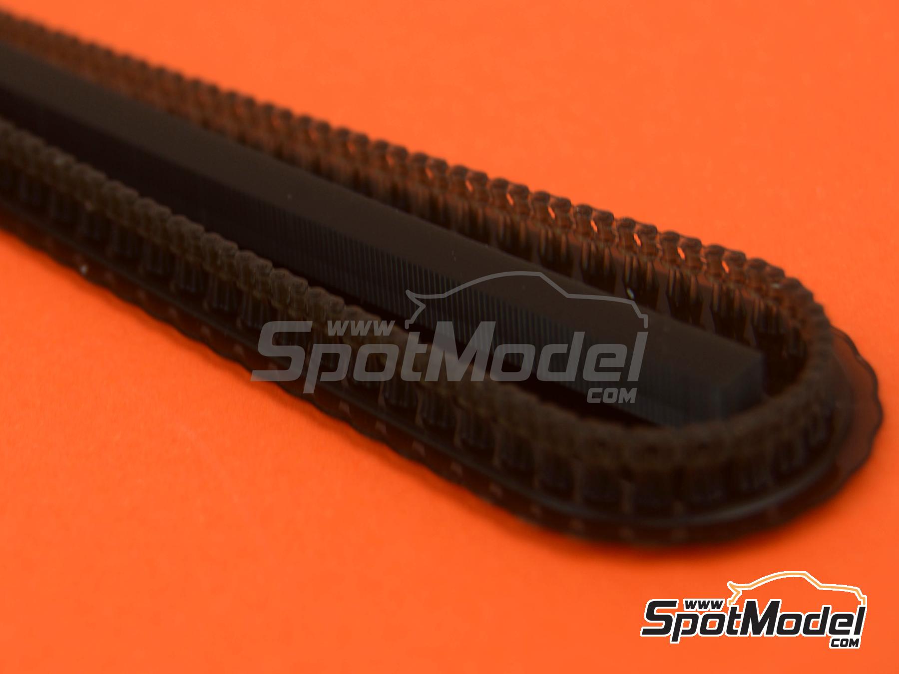 Image 6: Suzuki GSX RR 2020 | Chain set in 1/12 scale manufactured by Falcon Scale Models (ref. FSM-P004)