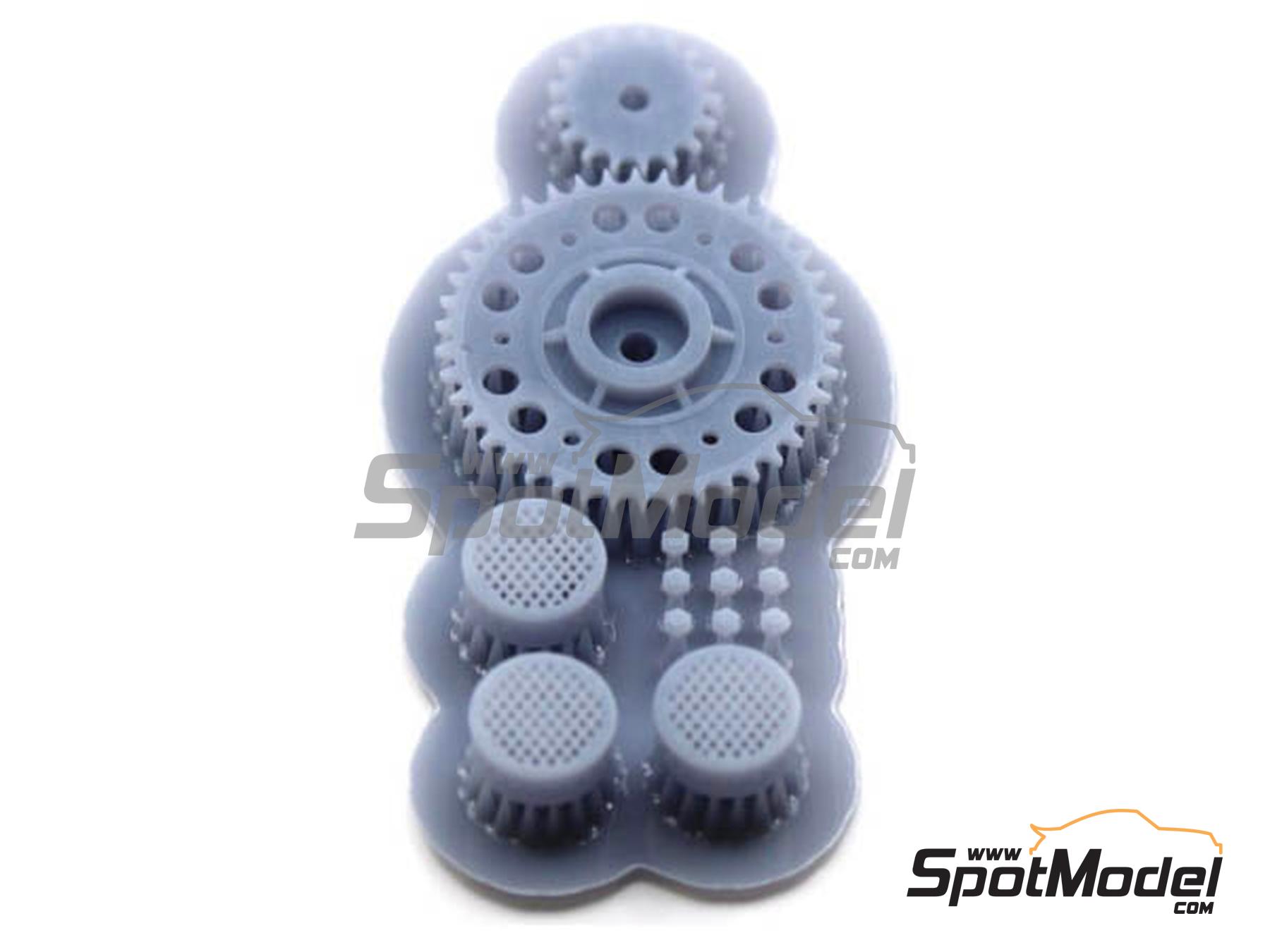 Image 2: Honda RC213V | Chain set in 1/12 scale manufactured by Falcon Scale Models (ref.&nbsp;FSM-P005)