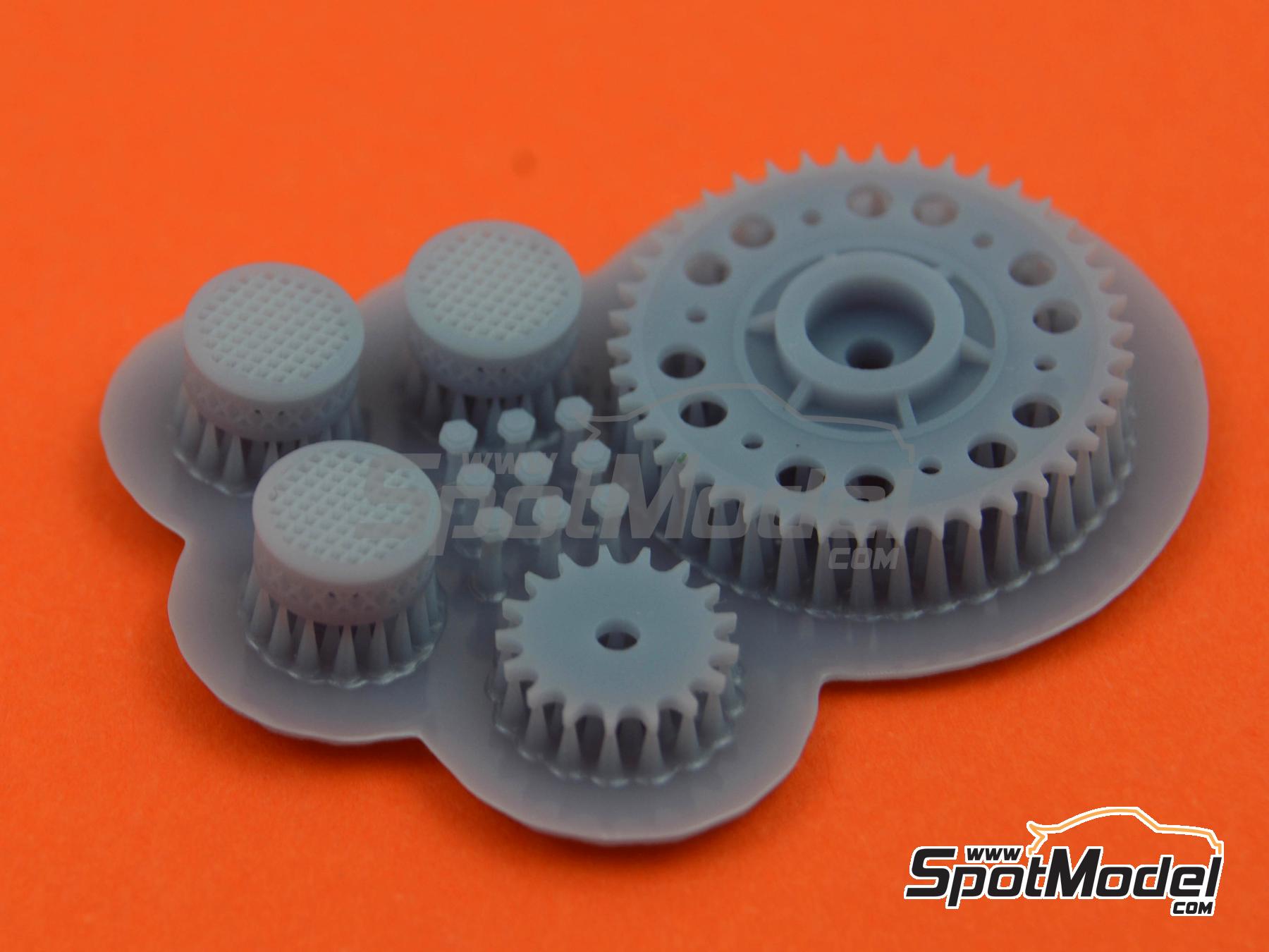 Image 8: Honda RC213V | Chain set in 1/12 scale manufactured by Falcon Scale Models (ref.&nbsp;FSM-P005)