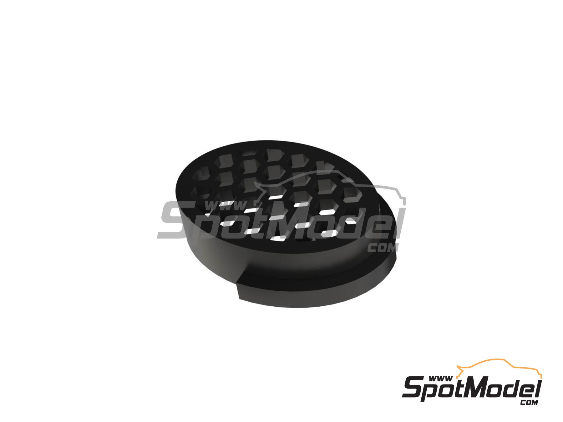 Image 5: Ducati Superleggera V4 | Chain set in 1/12 scale manufactured by Falcon Scale Models (ref.&nbsp;FSM06, also FSM006)