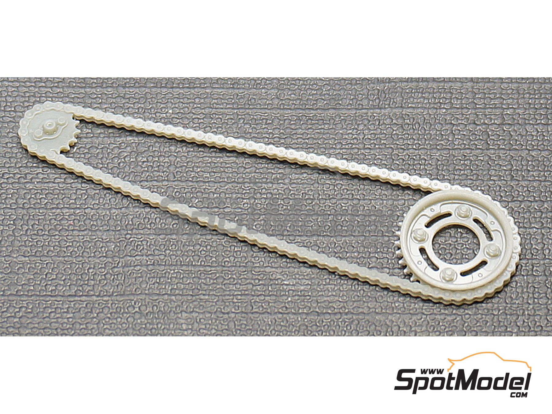 Image 3: Honda Dax 125 | Chain set in 1/12 scale manufactured by Fat Frog Models (ref.&nbsp;DE12087)