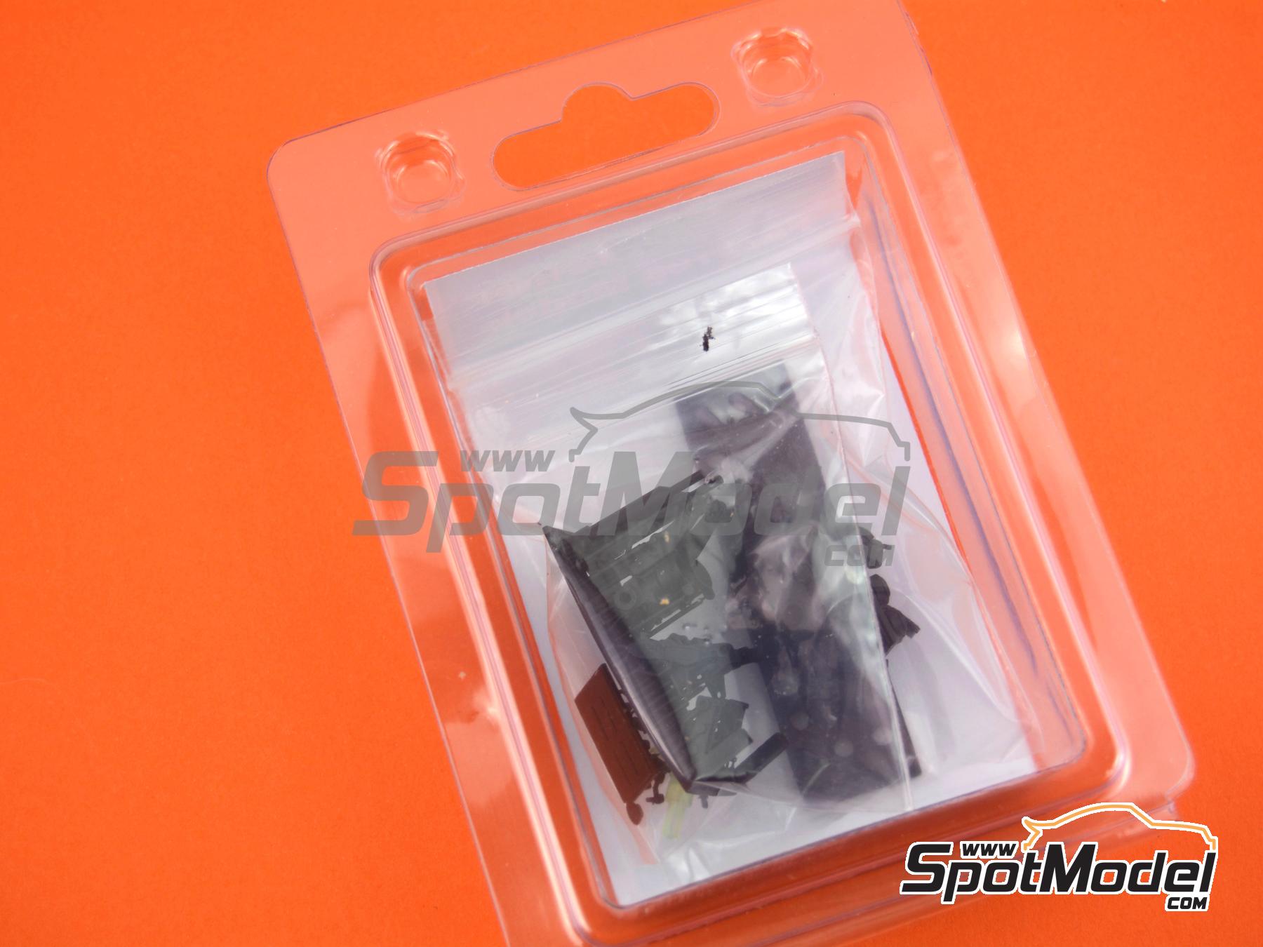 Image 11: Front brake calipers and Handle bar for Suzuki RGV500 1993 | Detail up set in 1/12 scale manufactured by Fat Frog Models (ref.&nbsp;DE12091, also 4897049120914)