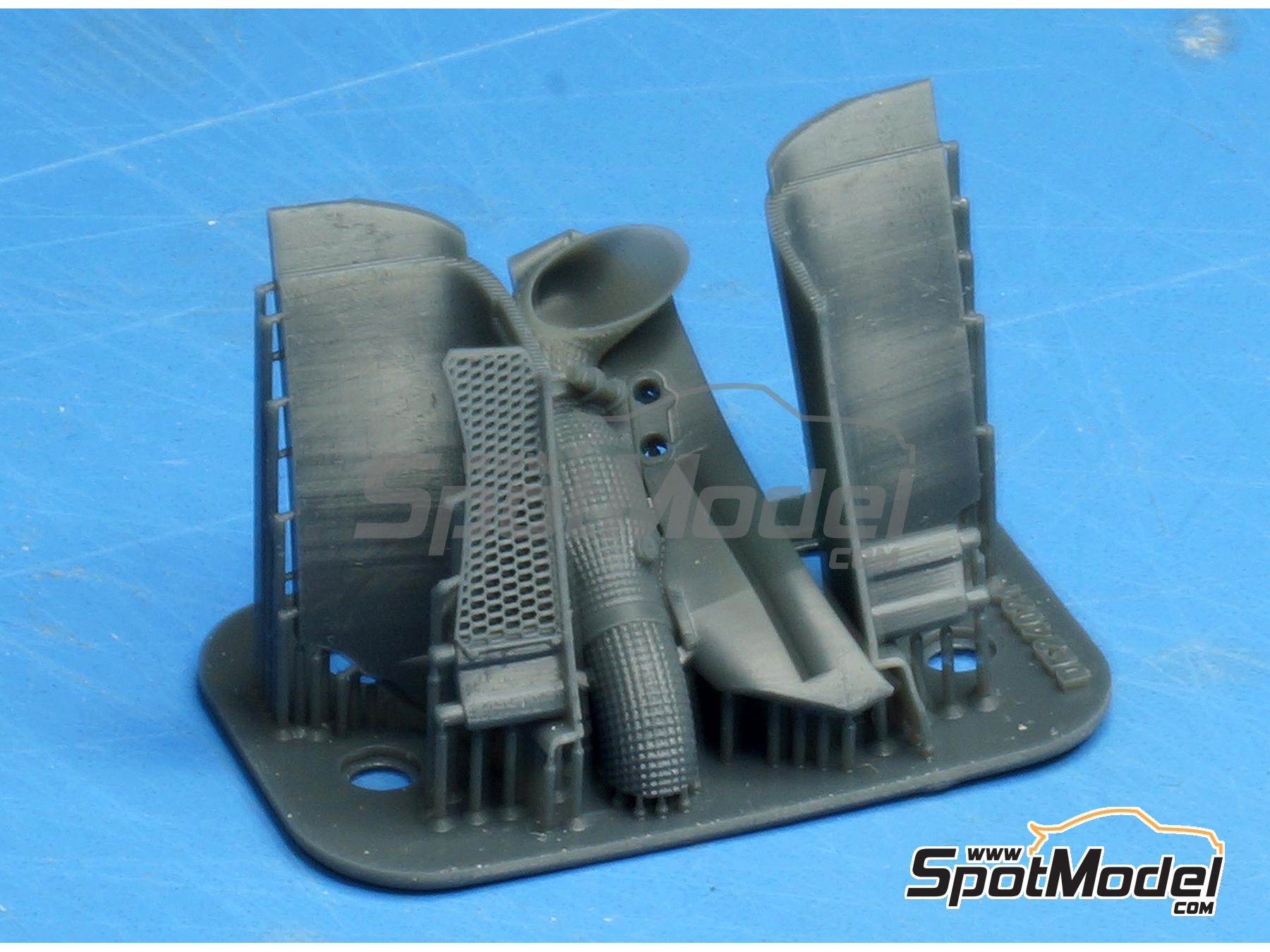 Image 2: BMW M4 GT3 exhaust assembly with grille | Detail in 1/24 scale manufactured by Fat Frog Models (ref.&nbsp;DE24021)