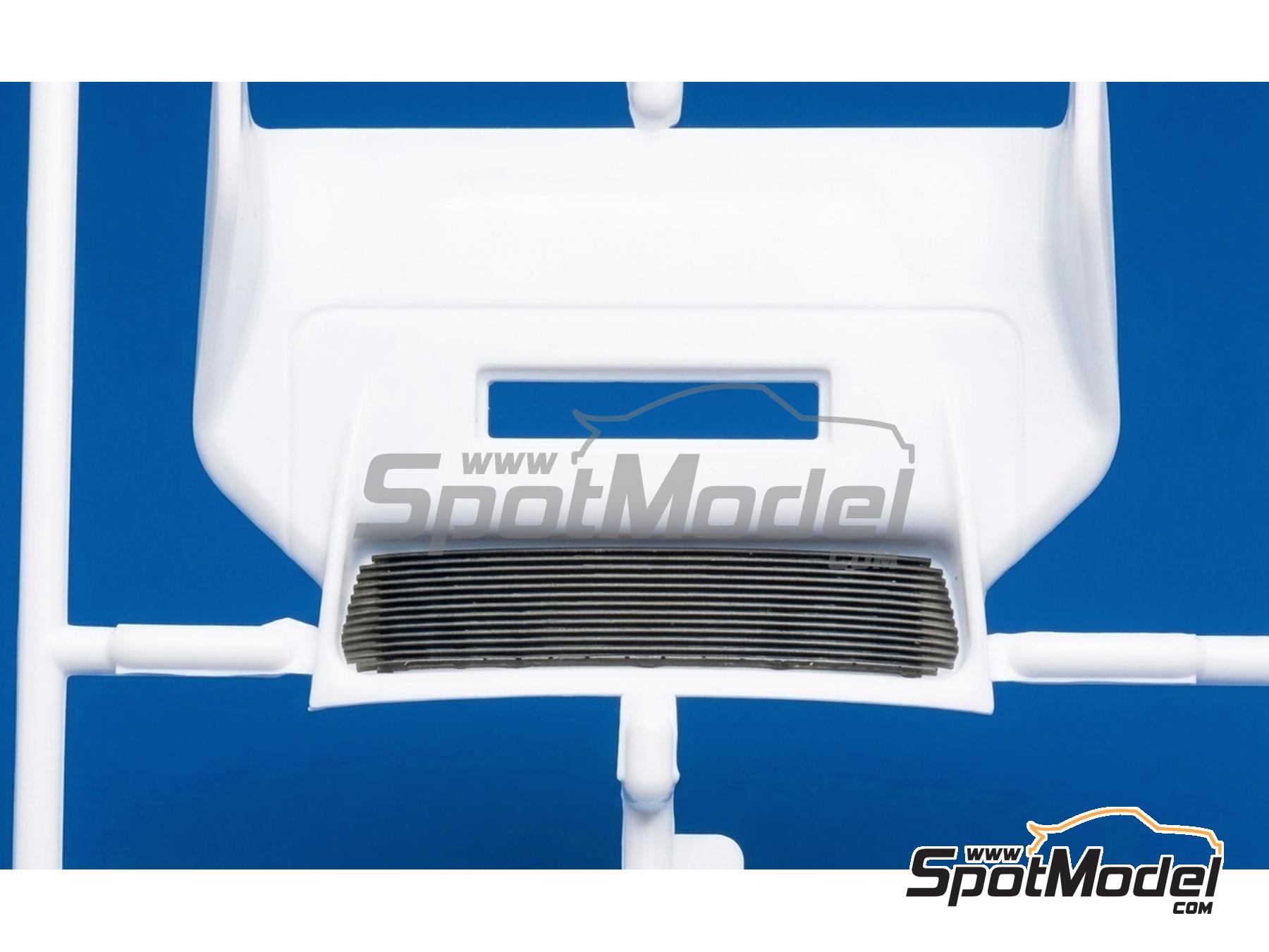 Image 1: Porsche 935 Rear Spoiler Ventilation Grill | Detail in 1/24 scale manufactured by Fat Frog Models (ref.&nbsp;DE24024)