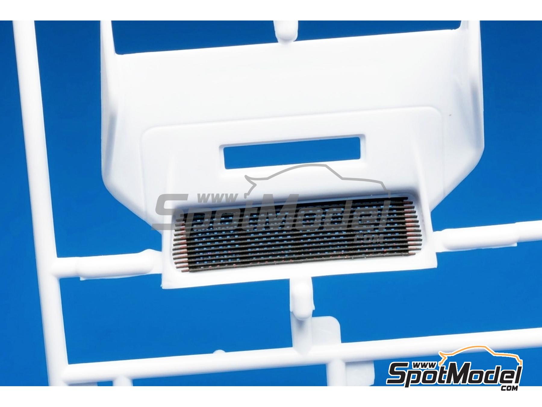 Image 2: Porsche 935 Rear Spoiler Ventilation Grill | Detail in 1/24 scale manufactured by Fat Frog Models (ref.&nbsp;DE24024)